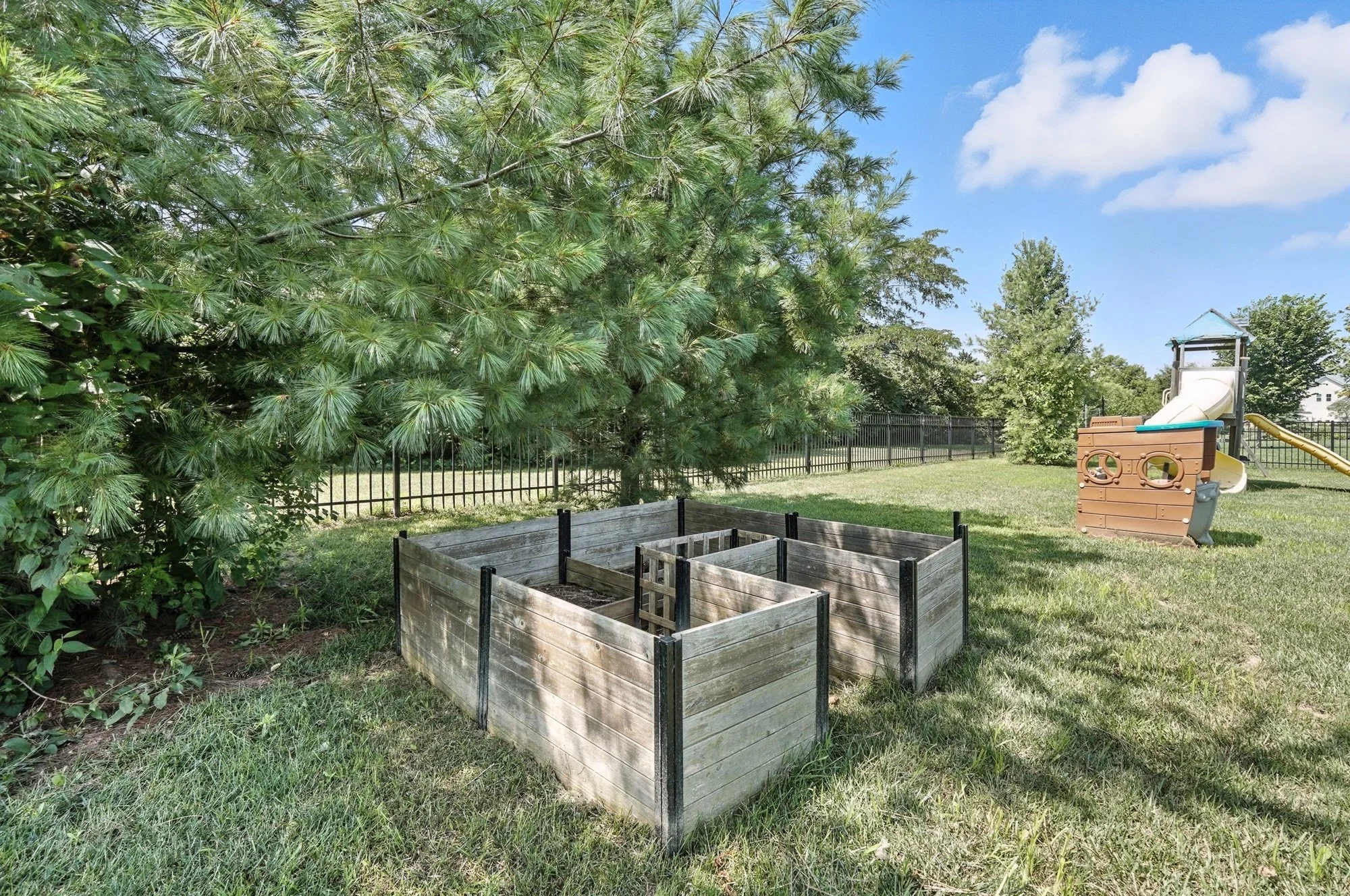 4503bluejayway_web524.jpg