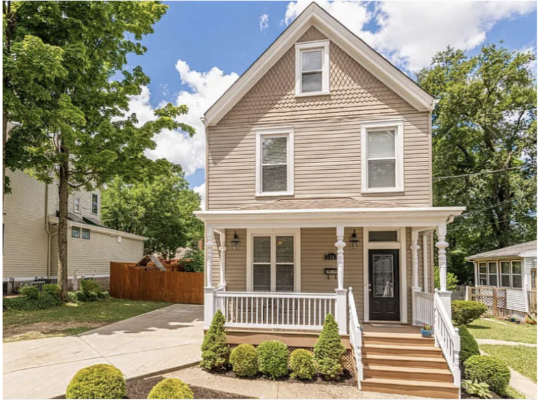 Two story house in Hyde Park, a top neighborhood in Cincinnati, Ohio