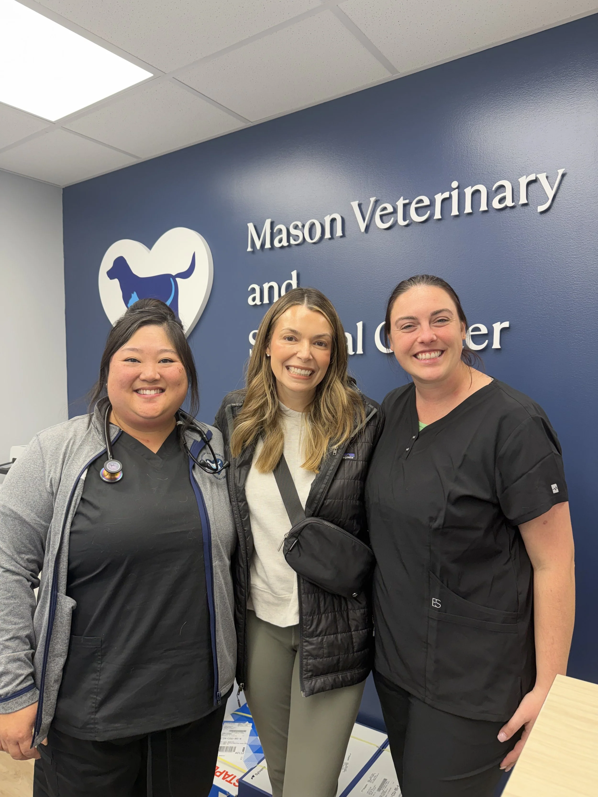 Mason Veterinary and Surgical Center staff with Leah Joos