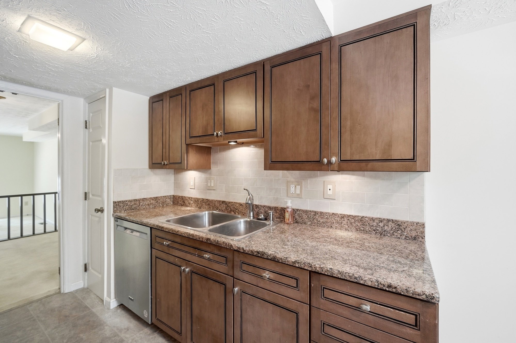 10845lakethamesdr_web018.jpg