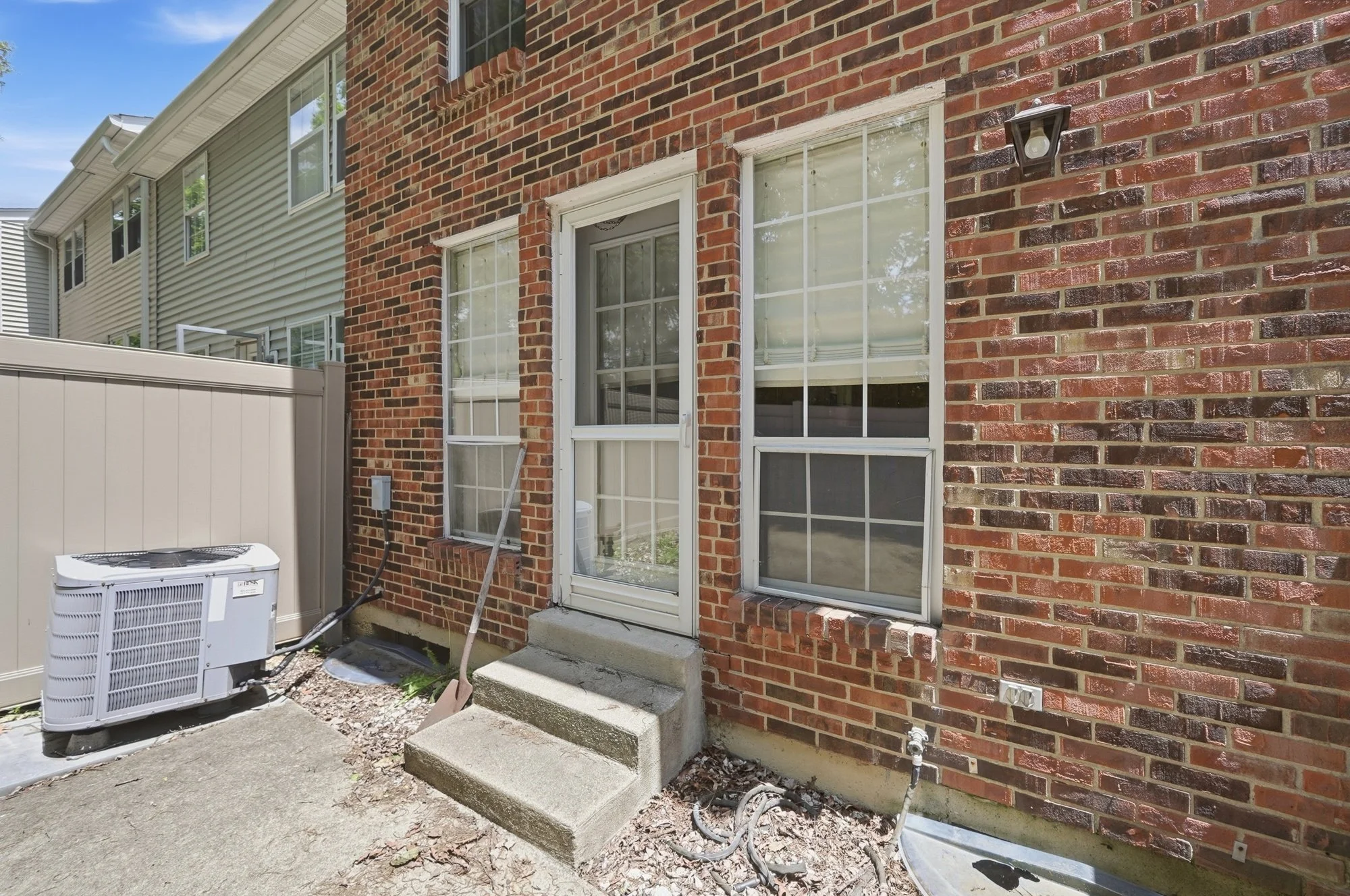 10845lakethamesdr_web053.jpg