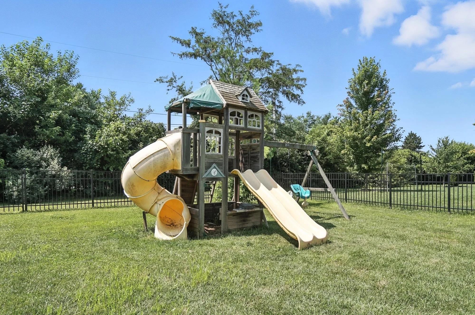 4503bluejayway_web504.jpg