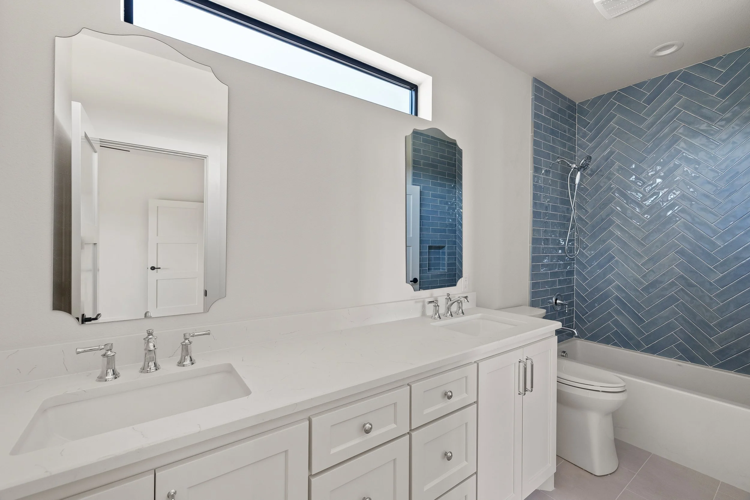 3124ELandingsDrSGranbury-2036.jpg