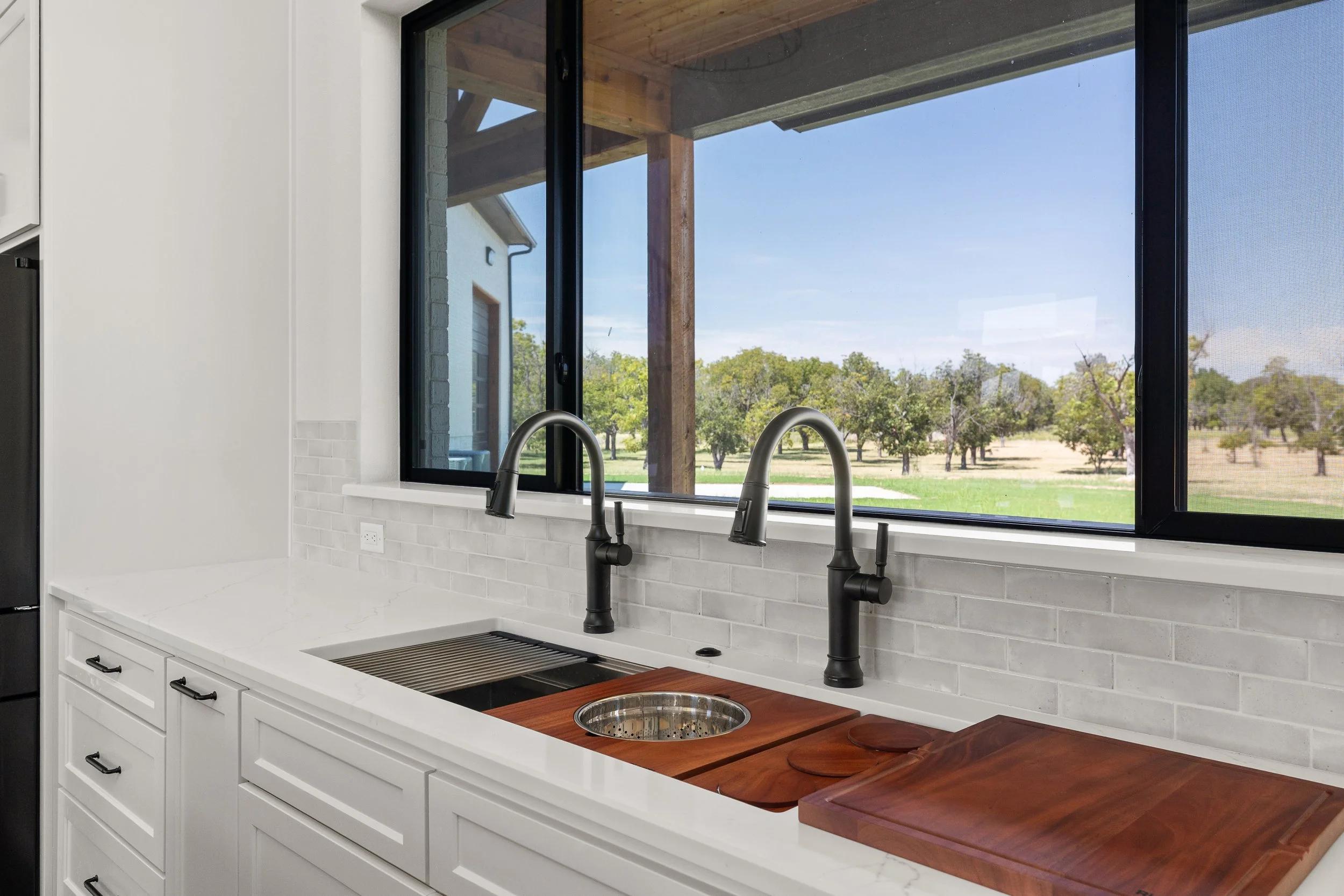 3124ELandingsDrSGranbury-2017.jpg