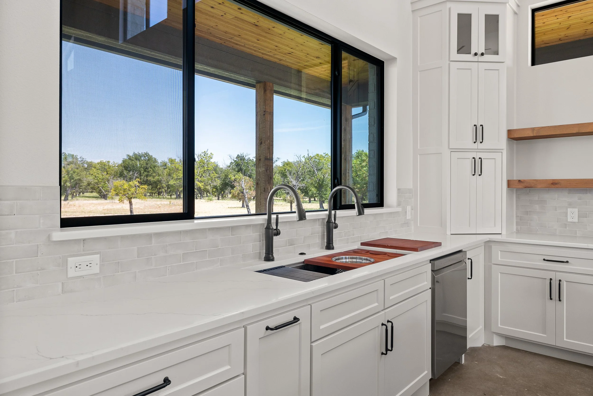 3124ELandingsDrSGranbury-2012.jpg