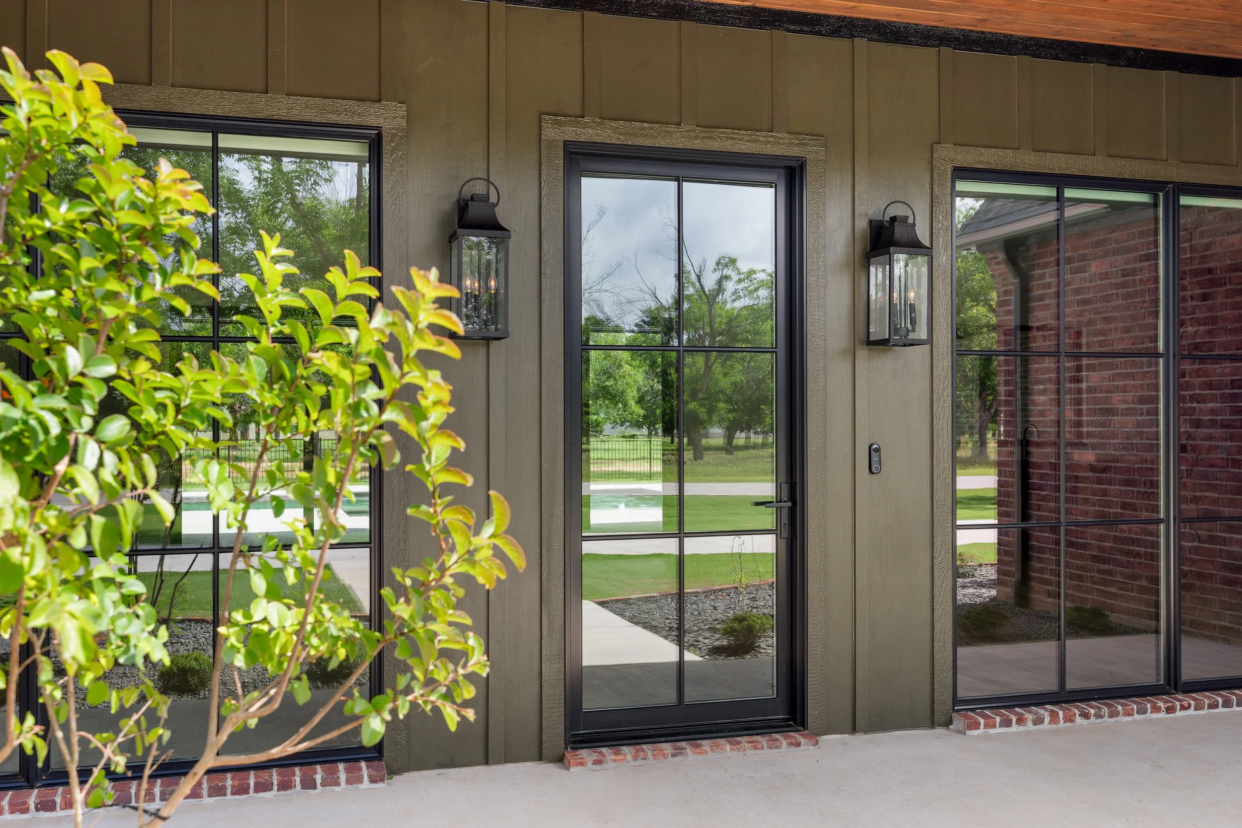 HomesBySignature_Exterior_Granbury-1008.jpg
