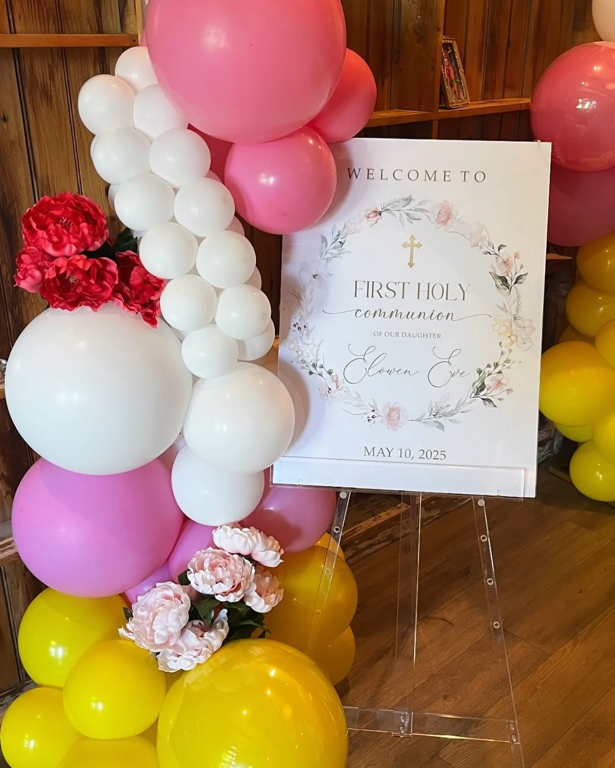 God Bless Elowen Eve on her 1st Holy Communion ✝️🩷💐

Thank you to my bestie @stephsodef for having us be apart of this special day for my Princess Eve 💗

Balloons | Welcome Sign | Florals | Tablescape Settings | Bookshelf Decor by @eleganteventsby