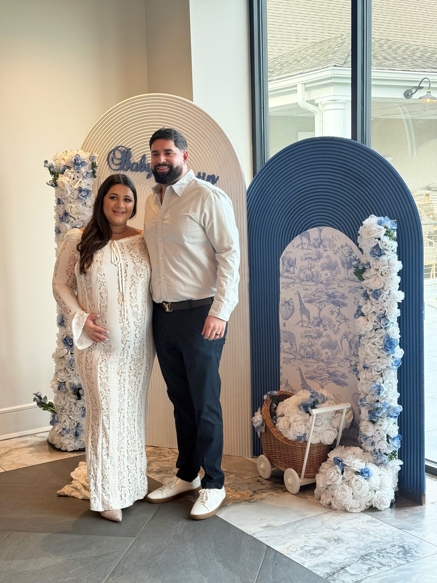 A stunning, custom blue moment for Baby Martin 💙

More details of this gorgeous baby shower for a beautiful mama to be! 

💙 Backdrop/focal point ripple arches/florals &amp; mirror signage: @eleganteventsbydonnajean 
💙 Venue: @thelegacyclub_ 

Desi