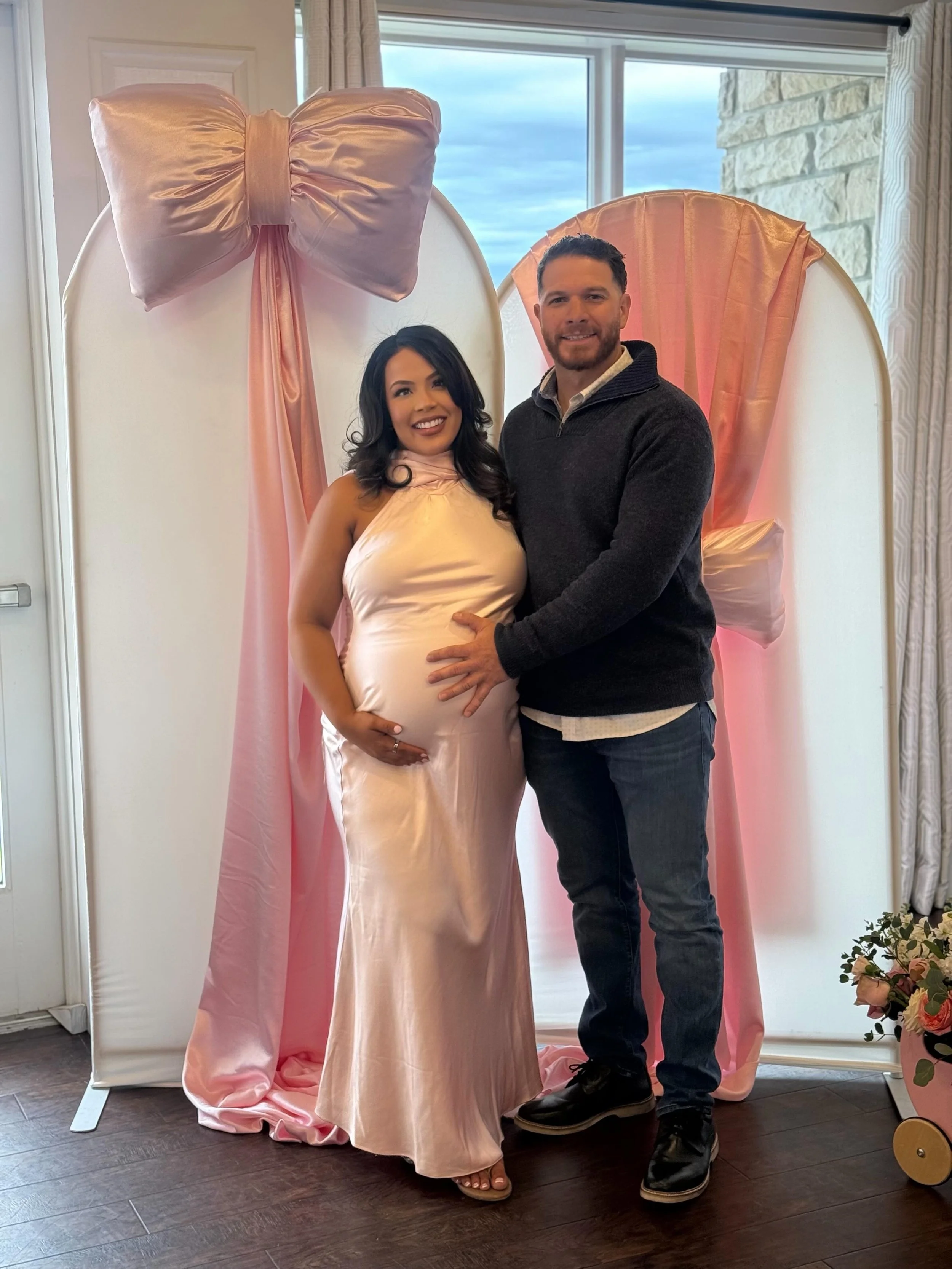 Baby shower backdrop for Baby Giampietro 🎀

Congratulations to the mama to be @deotte &amp; Mikey 🩷
.
.
.
.
.
.
.
.
#bows #backdrop #babygirl #babyshower #drapery