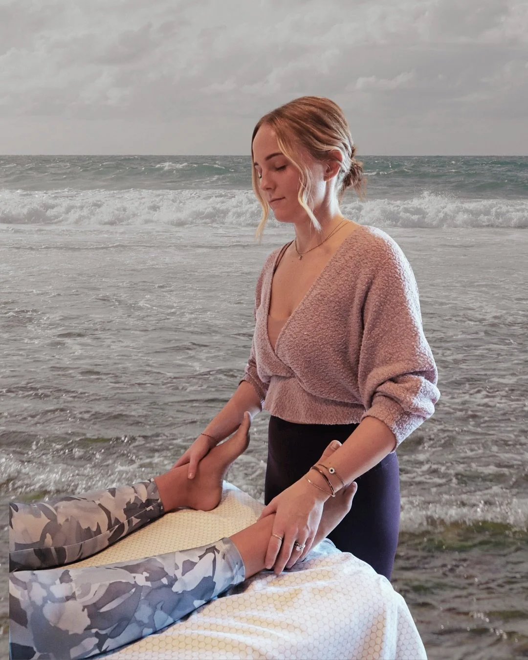 Meet Carlie White ✨
Carlie is a licensed PTA with a deep passion for Craniosacral Therapy—a gentle, hands-on approach that works with your body’s natural healing rhythms. She believes in honoring the body’s innate wisdom and is ded