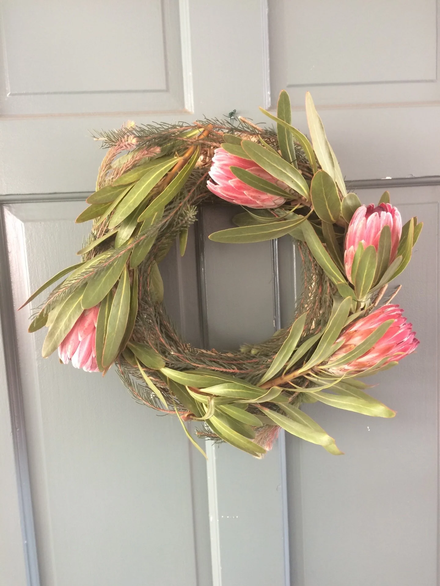 When pregnant with Vasco, I made a Christmas wreath out of protea, the South African national flower.

That same season, we saw this stunning Christmas tree at the Catamaran, the Polynesian themed resort in Mission Beach, San Diego, where I first met