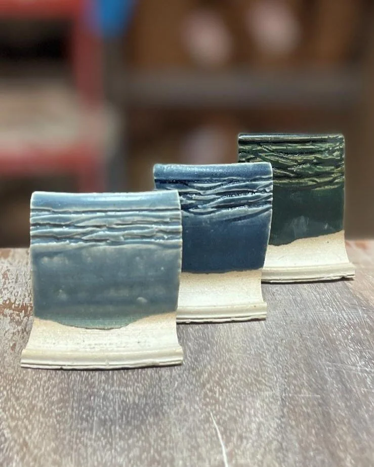 Up on the first floor at New House Art Space you&rsquo;ll find Guildford Pottery 🏺✨

Last night, Paul (co-founder and ceramic teacher) led a glaze testing workshop with his intermediate group, experimenting, layering, and opening the kiln to colour!