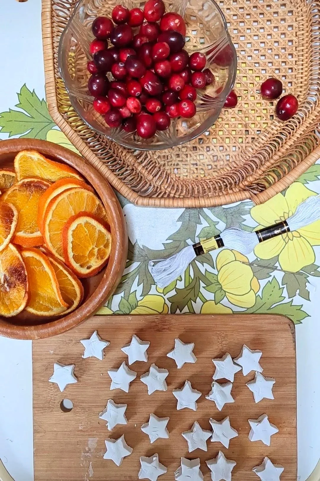 eco_festive_decor_2.jpg