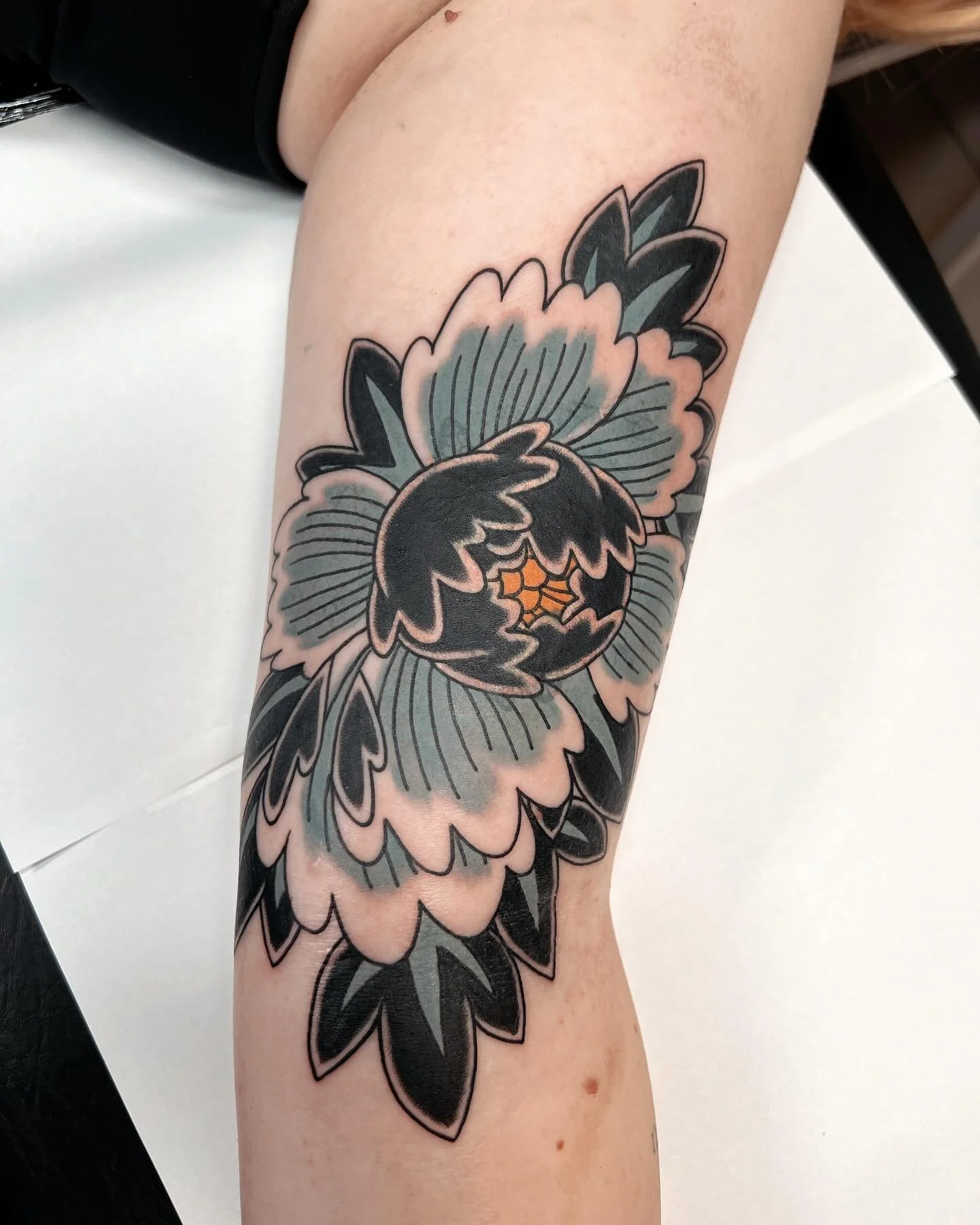 It&rsquo;s time for another cover-up! This time, I got to use one of my favorite subjects to draw: the peony. Such a fun flower to work with&mdash;it pairs beautifully with just about anything or stands strong on its own as a powerful design.

The ow