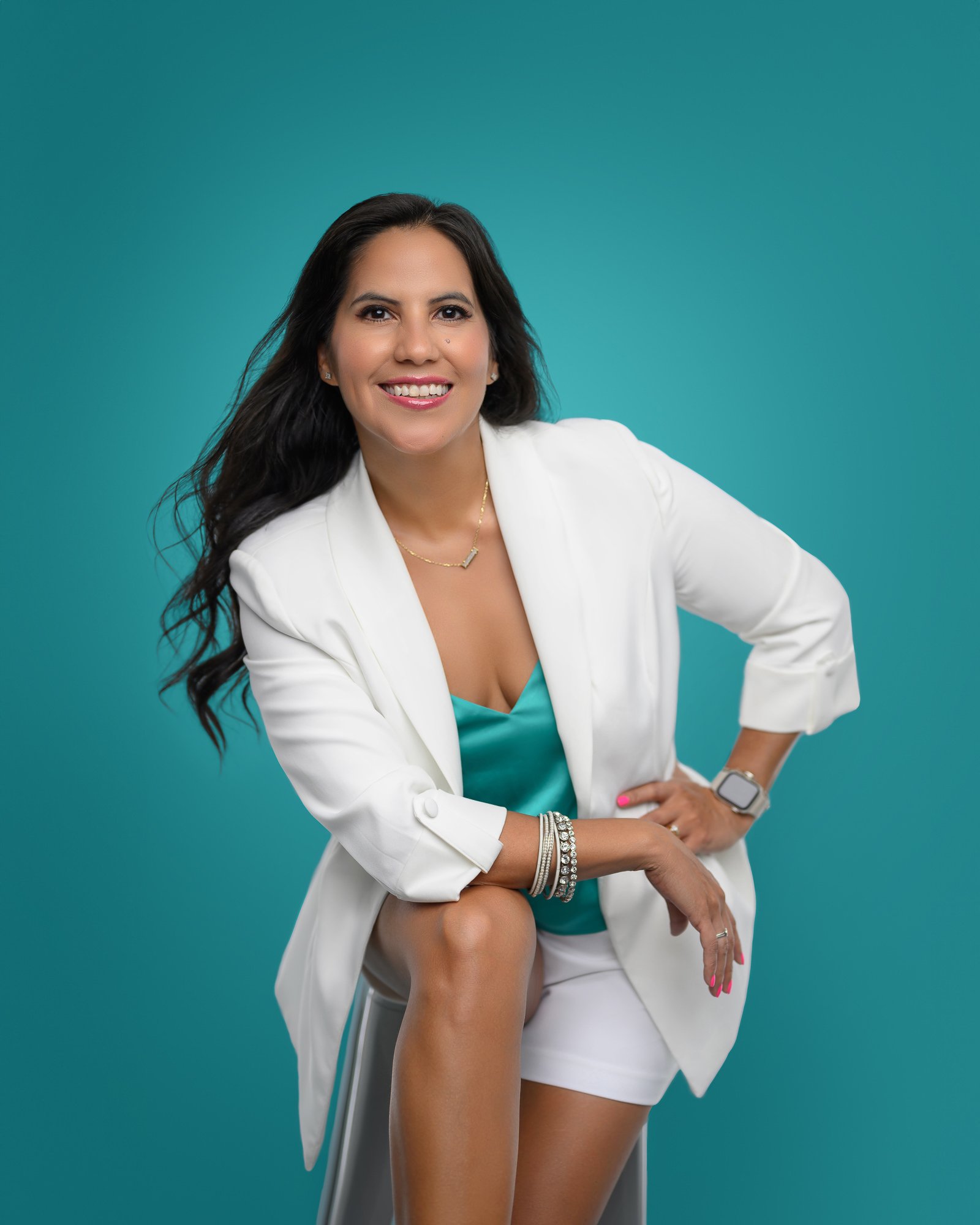 Professional Headshot Retouching: What Should Be Retouched and What Should Stay Natural?