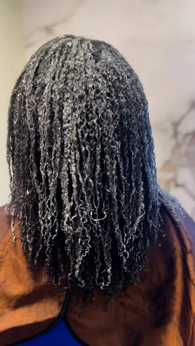 My client has been consistent for two years and her hair is thriving! It’s moisturized, long, and retaining wash n go’s for 7 days!
CurlsByJoy.com
#curlycut #curlspecialist #massachusetts #boston #bostoncurlysalon