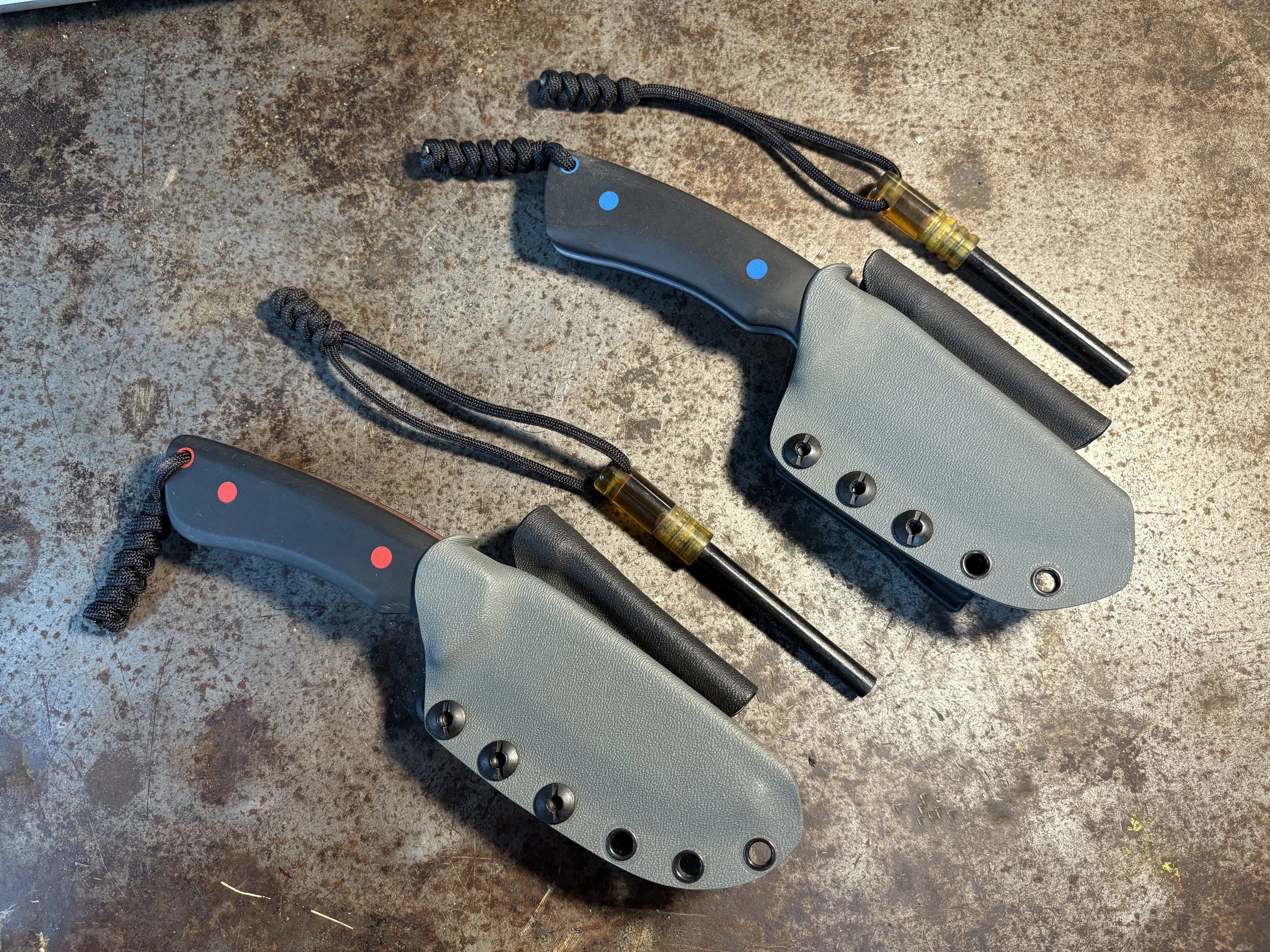 Hunter w/Ferro Rod Scabbard