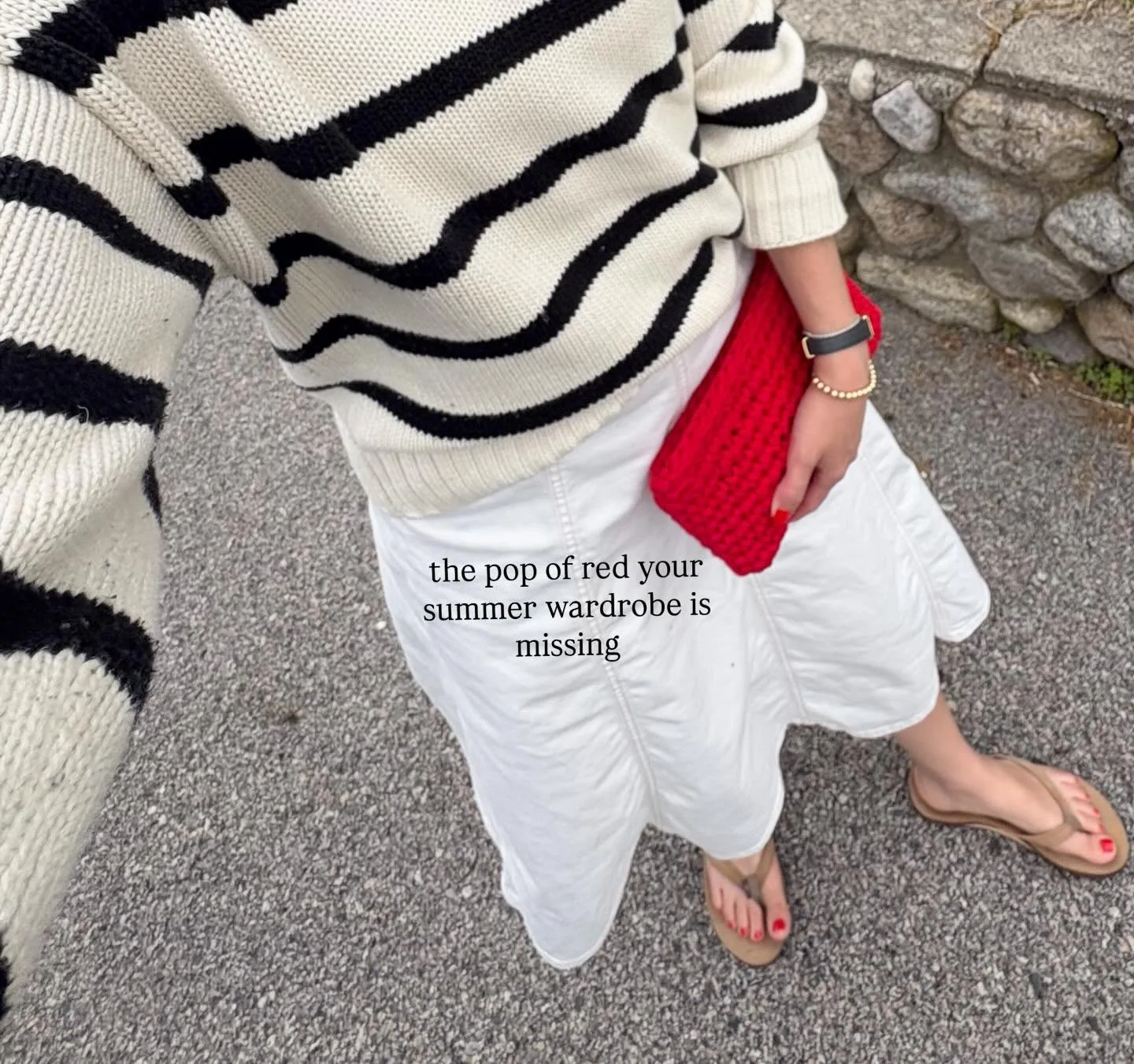 Consider this your sign to add the red bag.
The 1210 Clutch is the perfect finishing touch to any summer summer outfit ❤️