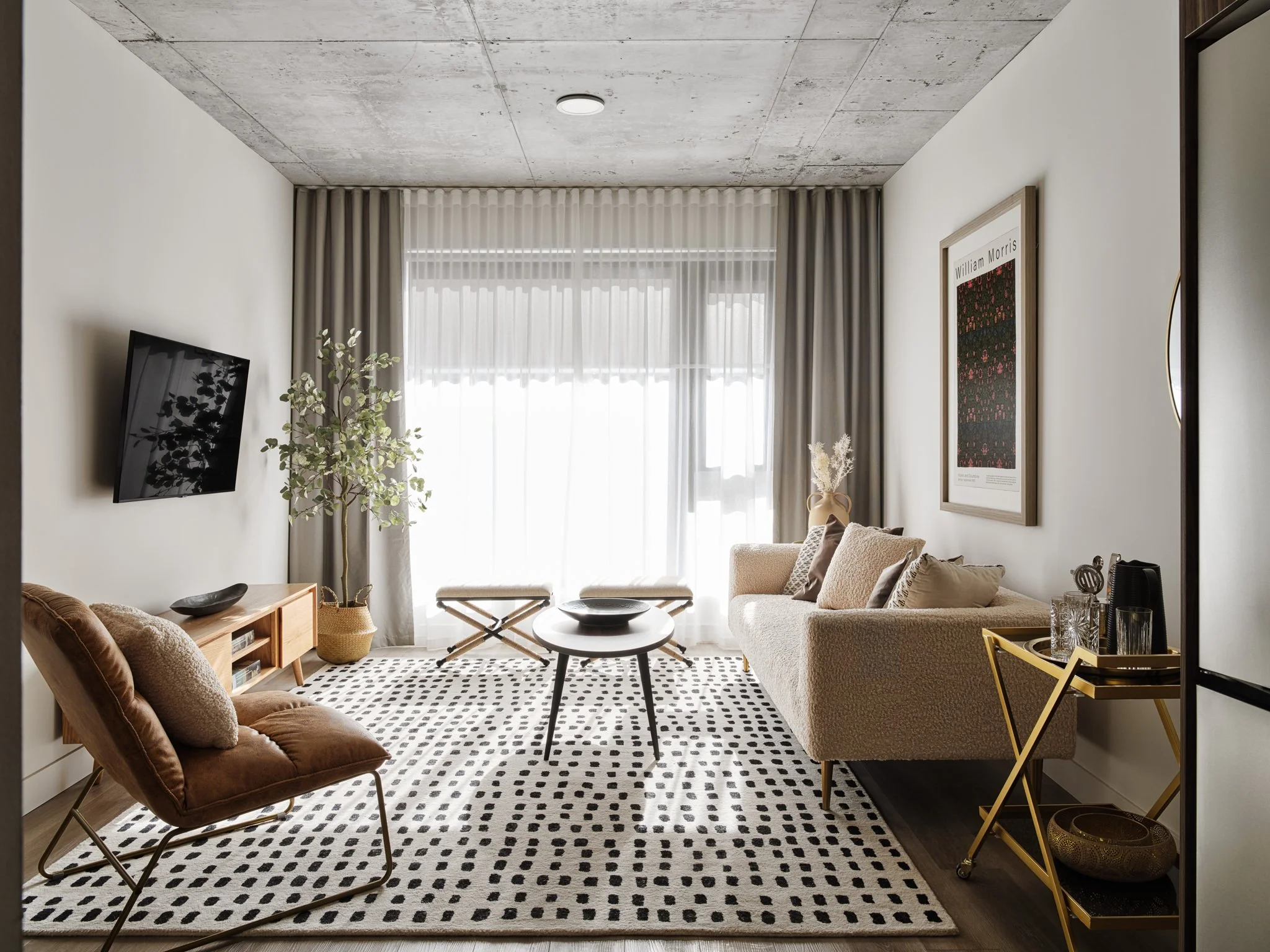 Live in Downtown Ottawa 75 Slater Apartments