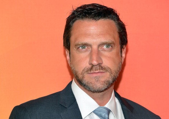 Raul-Esparza.jpg