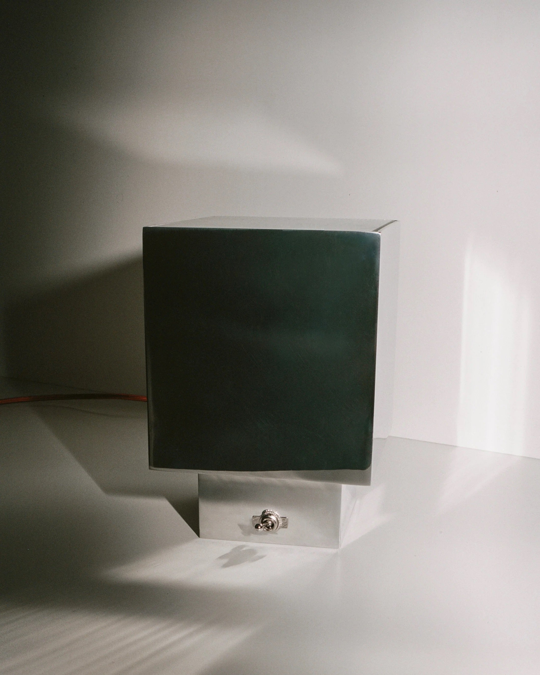 J.Hannah_Table_Lamp_01_1_94870d23-c50a-453e-809a-c621bffd9b2d.jpeg