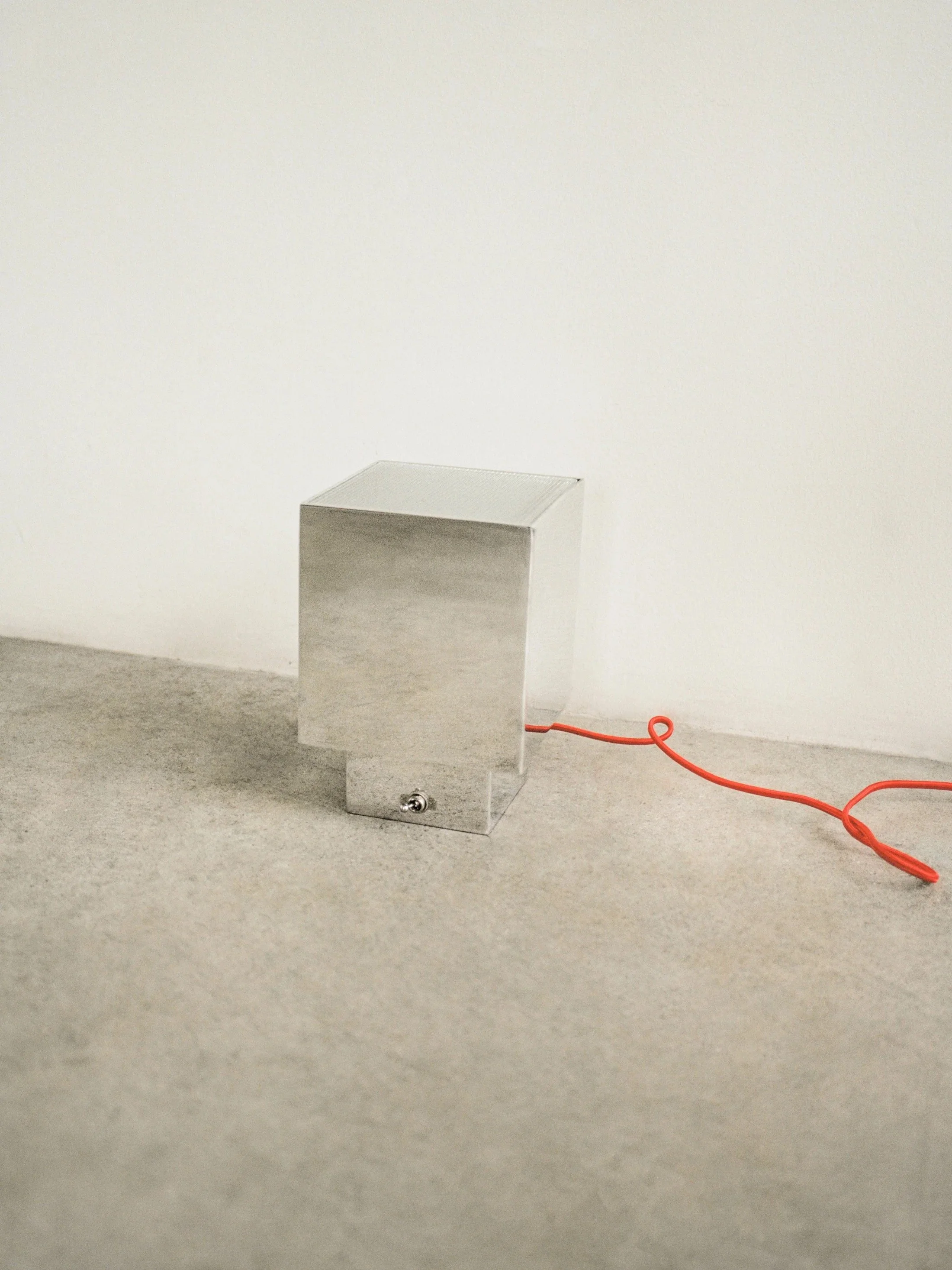 J.Hannah Table Lamp 01