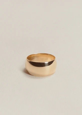 JHannah_SS19_Ring8_Gold_0577_327x458_crop_center.jpeg