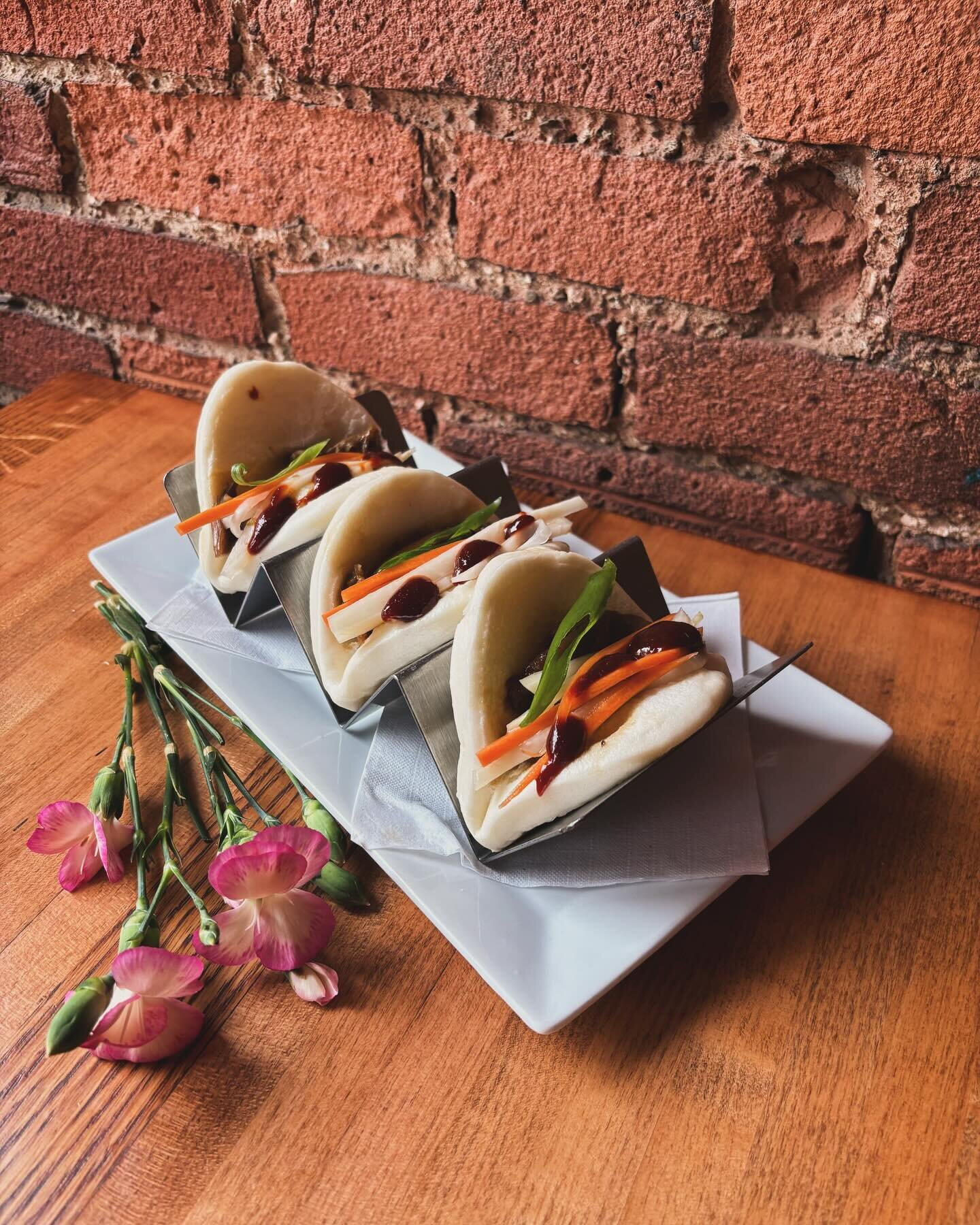 New Weekend Special Item! 

Tangerine Duck Steam Buns with Pickled Root Vegetables &amp; Tangy Chili Glaze 🍊