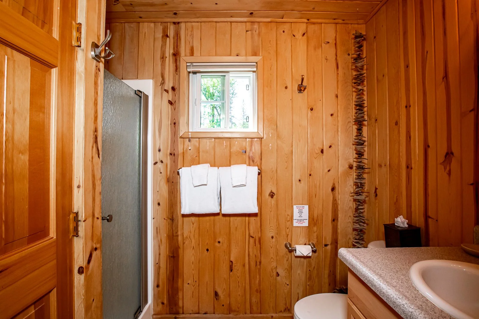40 cabin bathroom.JPG