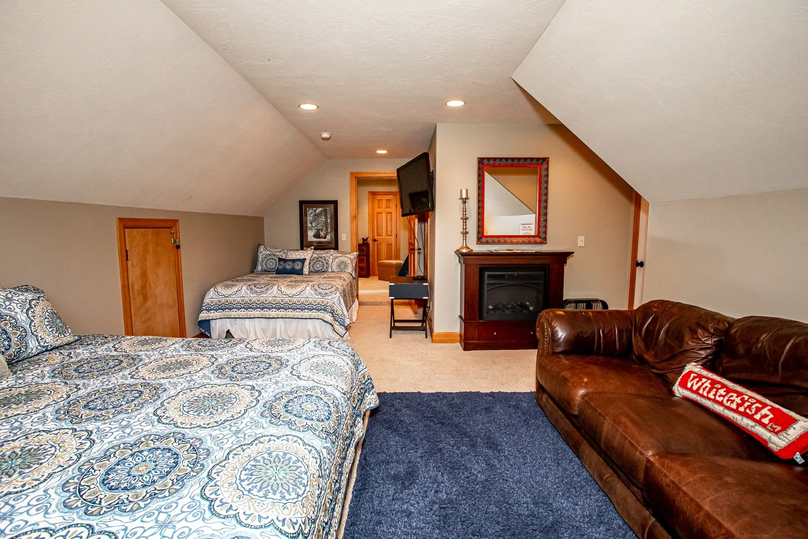 26 lodge - 4th bedroom.JPG