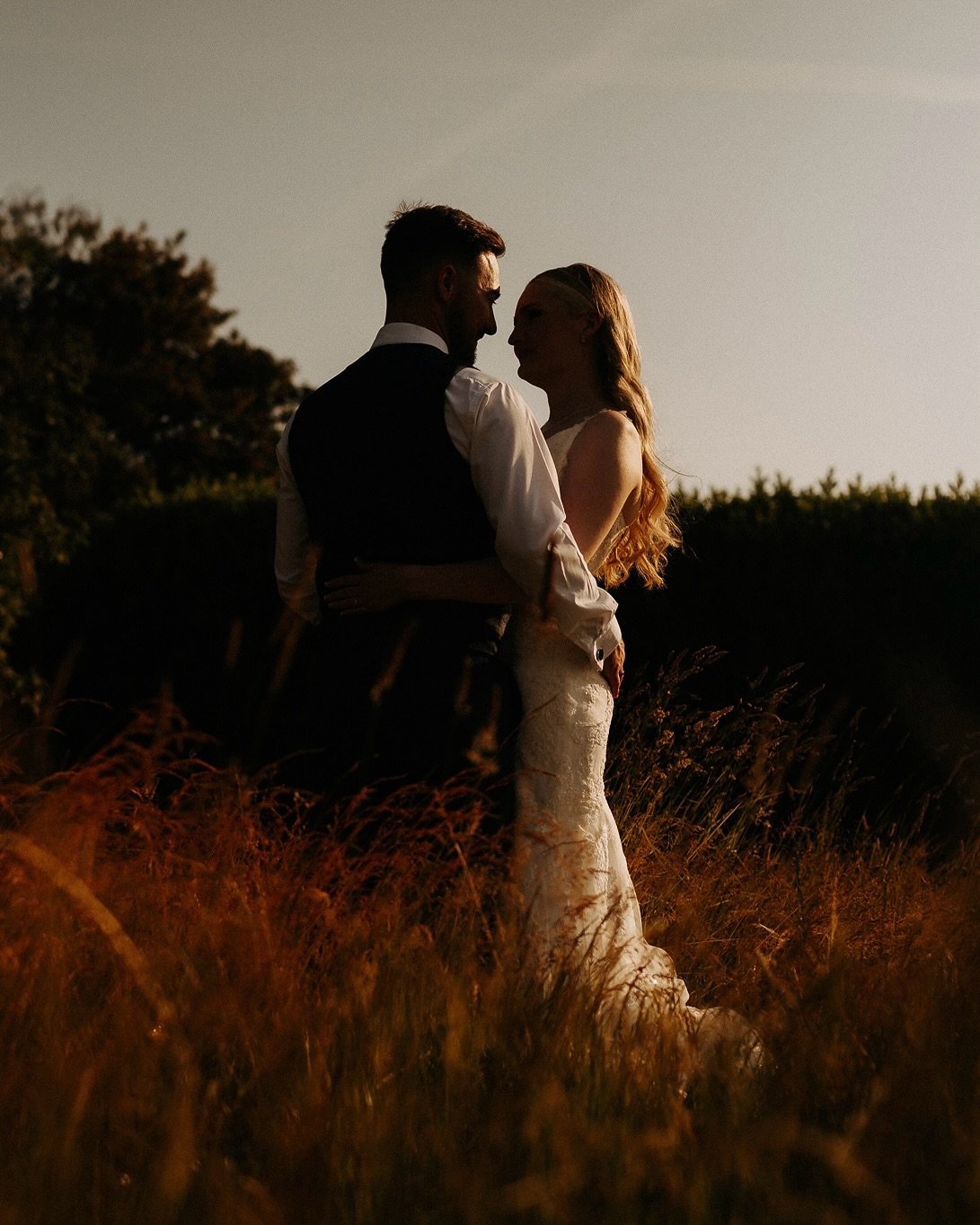 Emily + Jordan ✨
On one of the hottest days of the year so far, these two finally said ‘I do’ at the stunning Netley Hall!
This day has been a long time coming, and honestly, it was so worth the wait. Emily and Jordan are such a genuine