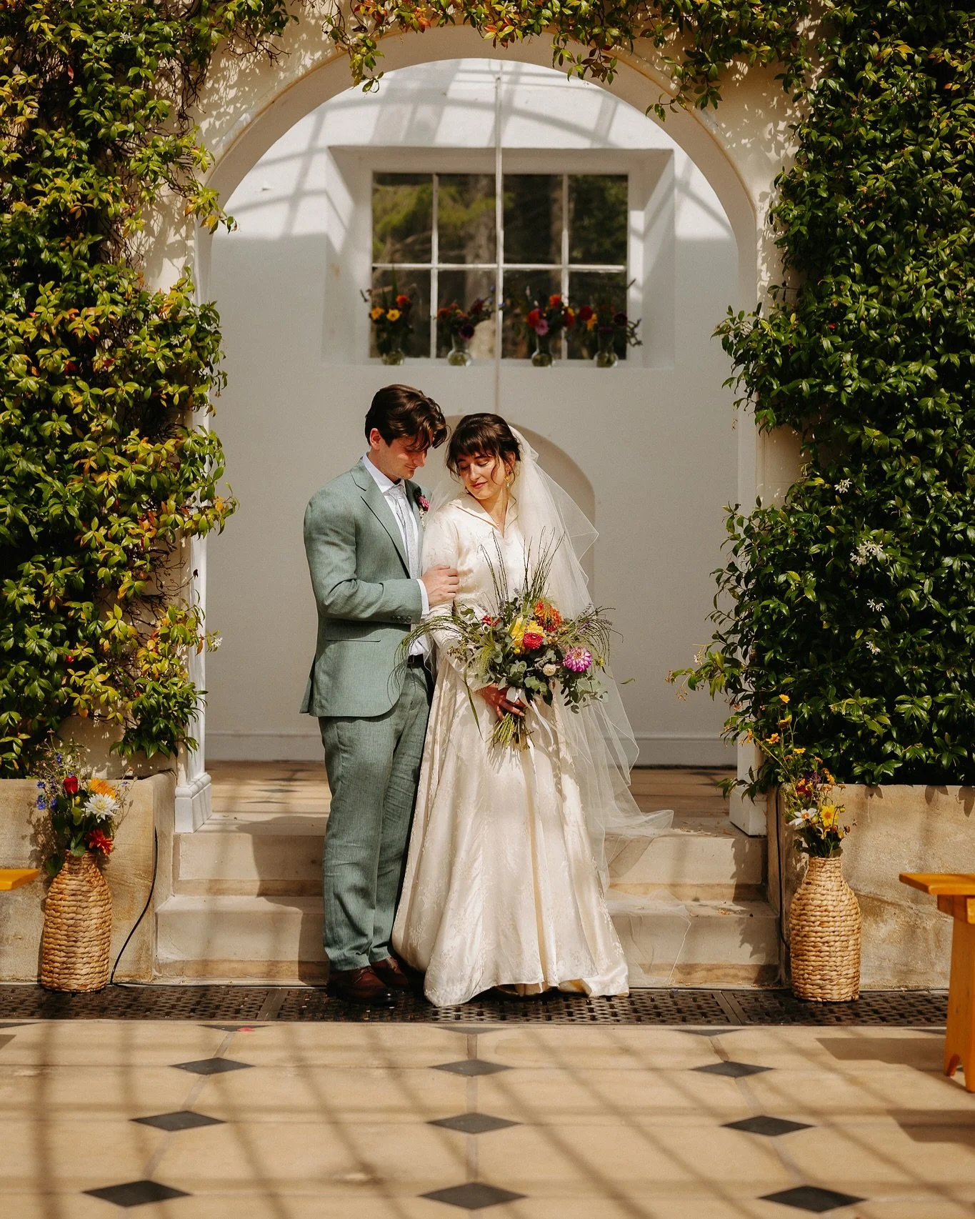 𝐏𝐨𝐩𝐩𝐲 𝐚𝐧𝐝 𝐁𝐞𝐧 🍊
Yesterday I had the absolute joy of photographing Poppy and Ben’s wedding at the beautiful Hopton Court Estate, tucked between Ludlow and Kidderminster. The ceremony was held inside the Orangery, which looked like s
