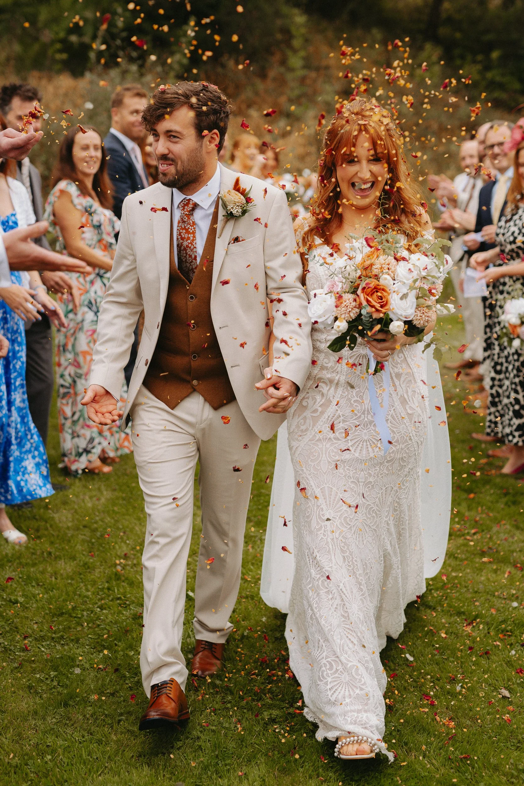 Garth-Barns-Wedding-Photography-By-Shropshire-Wedding-Photographer-Jamie-Ricketts-Photography-Wedding-Confetti-001-2.jpg