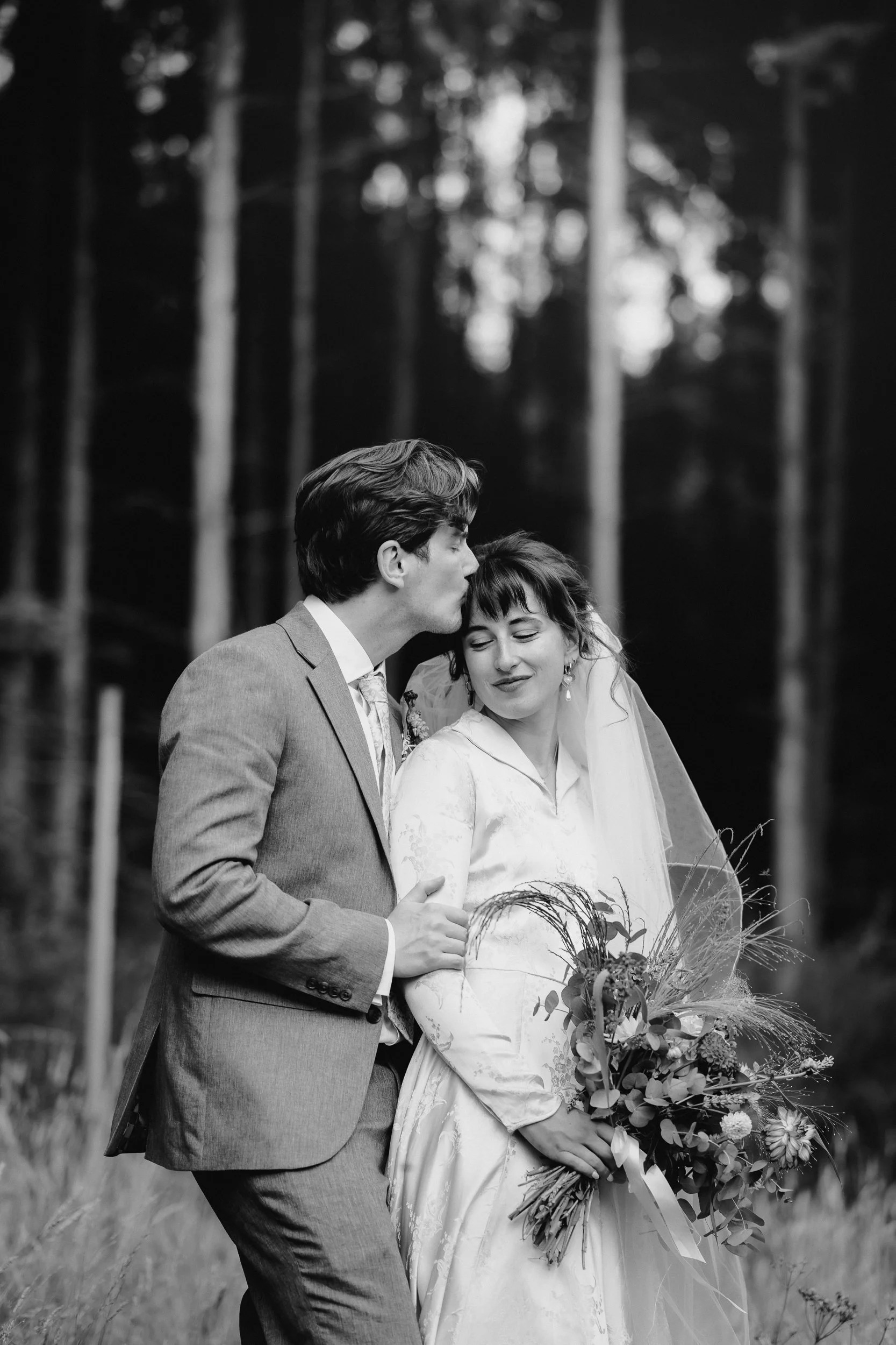 Hopton-court-estate-wedding-shropshire-by-shropshire-wedding-photographer-jamie-ricketts-photography_218..JPG