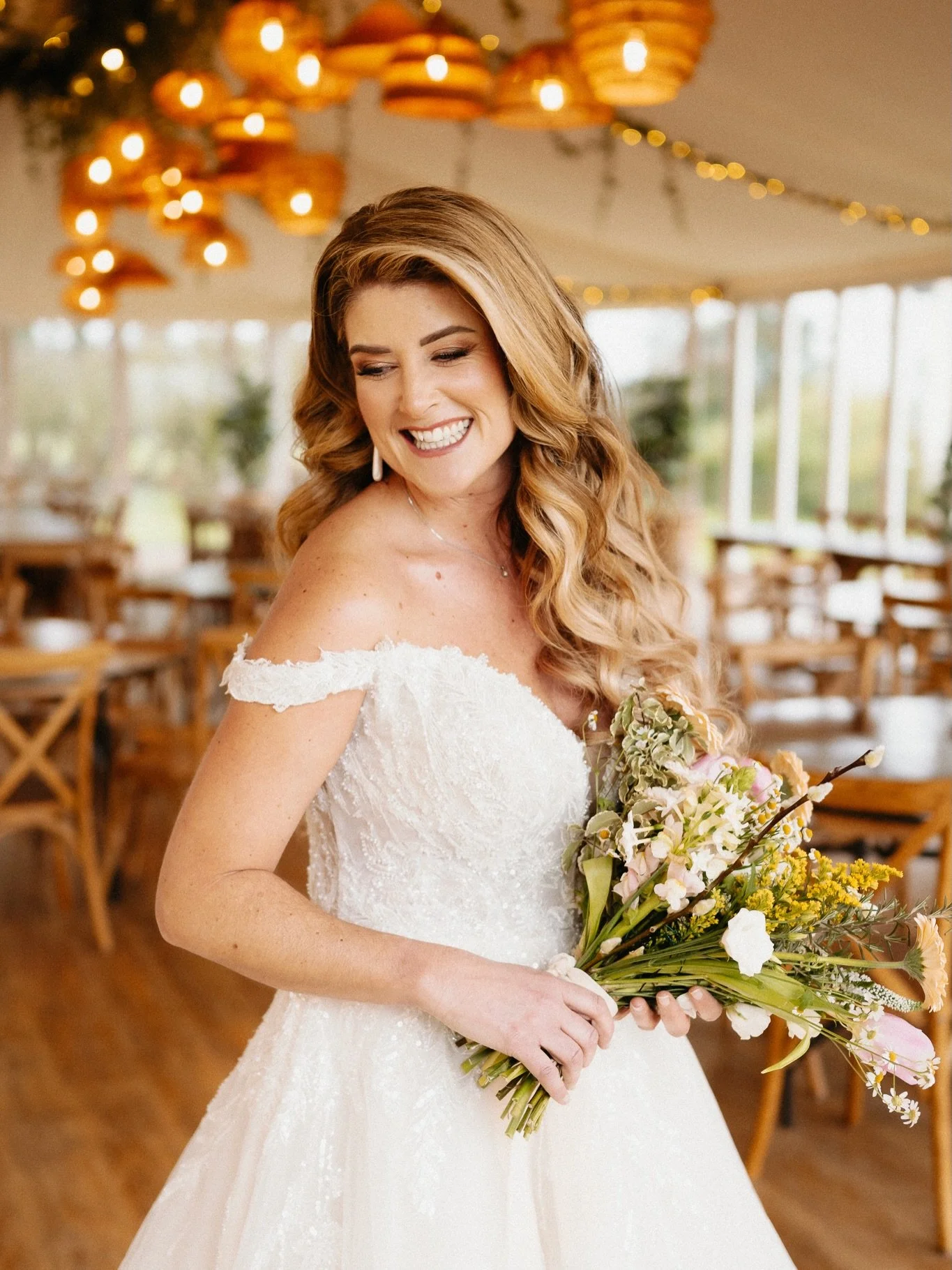 A brilliant day creating together at The Barns at Delbury Hall in Craven Arms 🤍

This content collaboration was all about bringing talented suppliers together, sharing ideas and creating something beautiful as a team. From soft, romantic styling to 