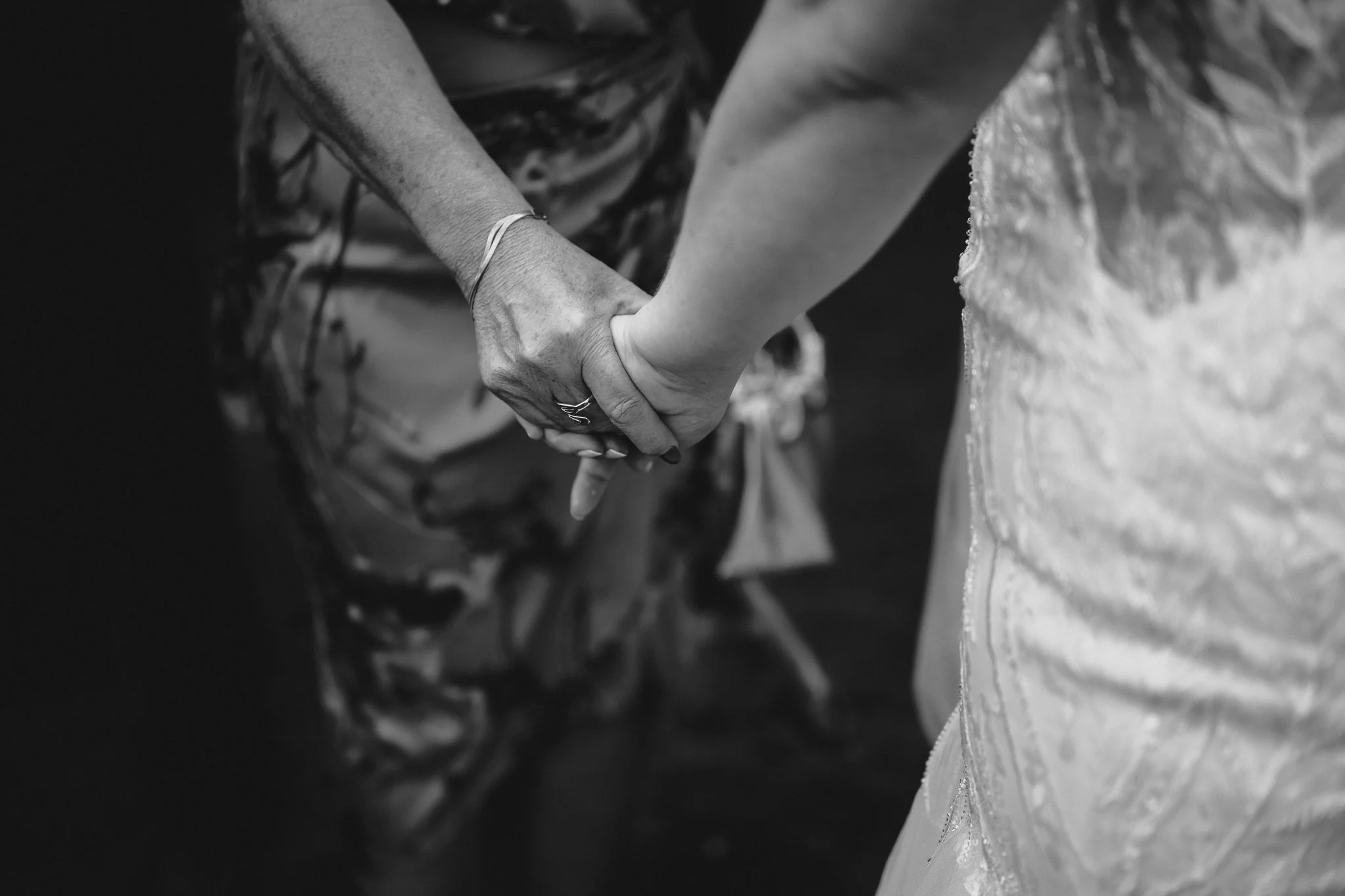 MicahAndBen_WeddingPreviewsSocials_094.JPG