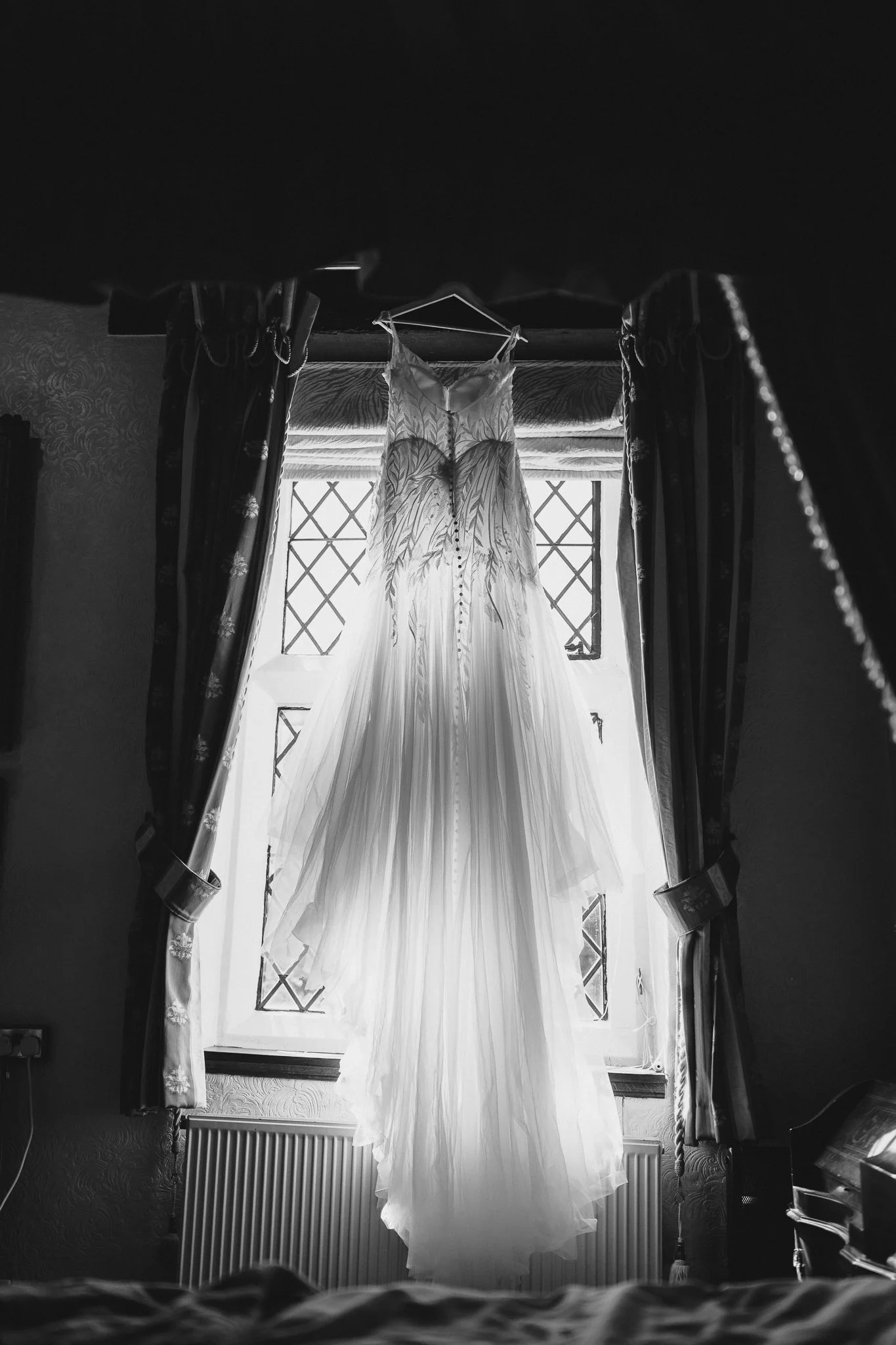 albright-hussey-manor-wedding-dress-shrewsbury-jamie-rickett-photography_006.JPG