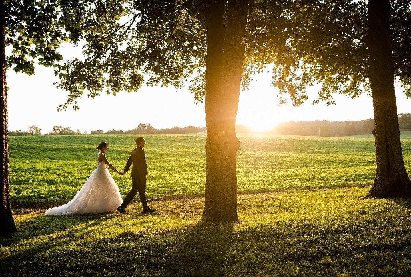 You won't have to walk alone 🤍☀️ Walking into the sunset together is romantic, but walking into your wedding with a planner by your side? That is just smart! 😉⁠
⁠
Did you know you can book a one-time wedding planning call? Our 1:1 calls are focused
