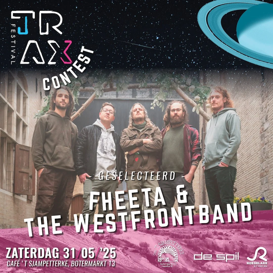 Poster van een muziekevenement met een foto van vijf mannen die samen staan, boven de titel 'JTRAC 2023 Contes', met saturnus en sterren in de achtergrond, en tekst over datum en locatie van het concert.