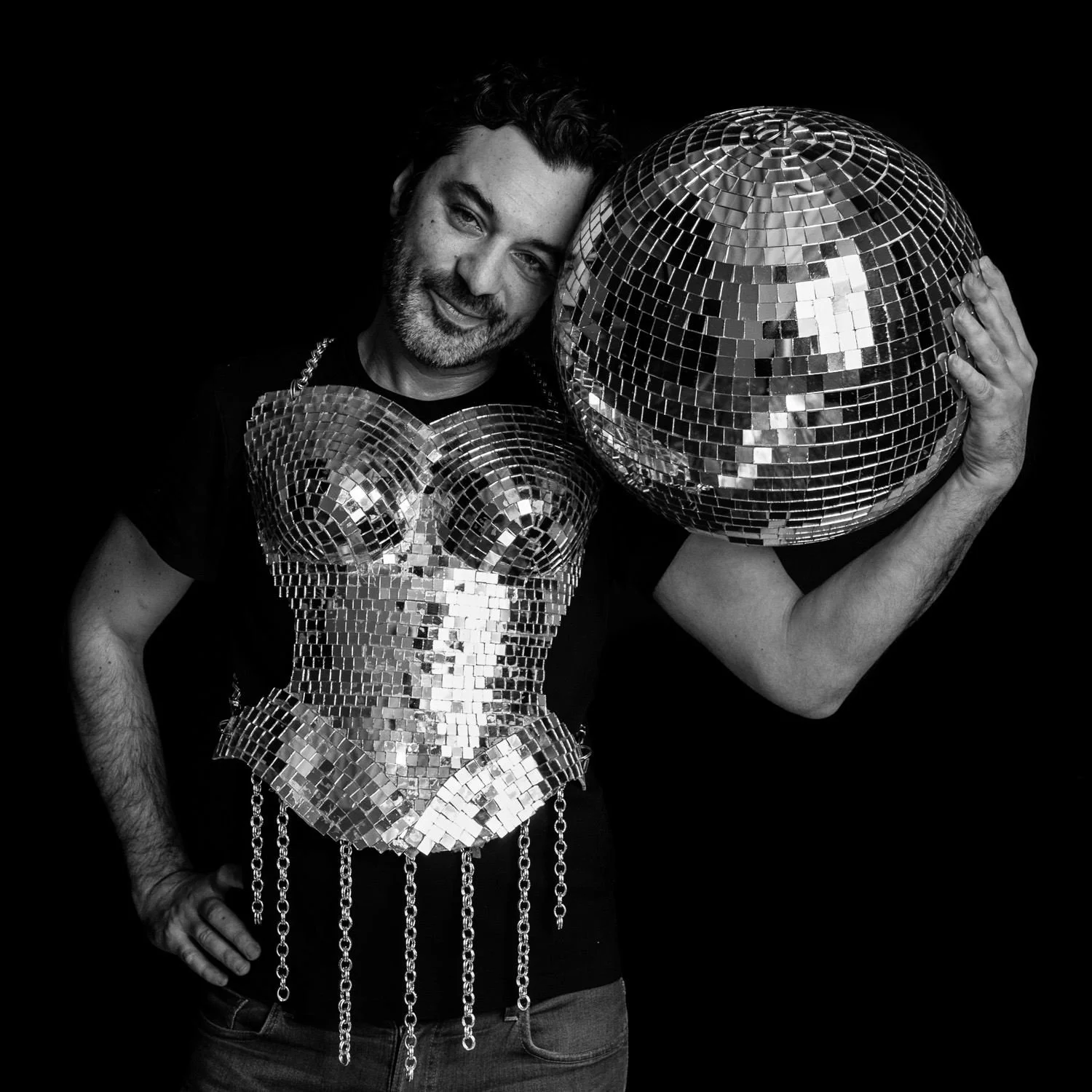 Nico-and-Discoball-by-EvaMueller-queer-portrait.jpg