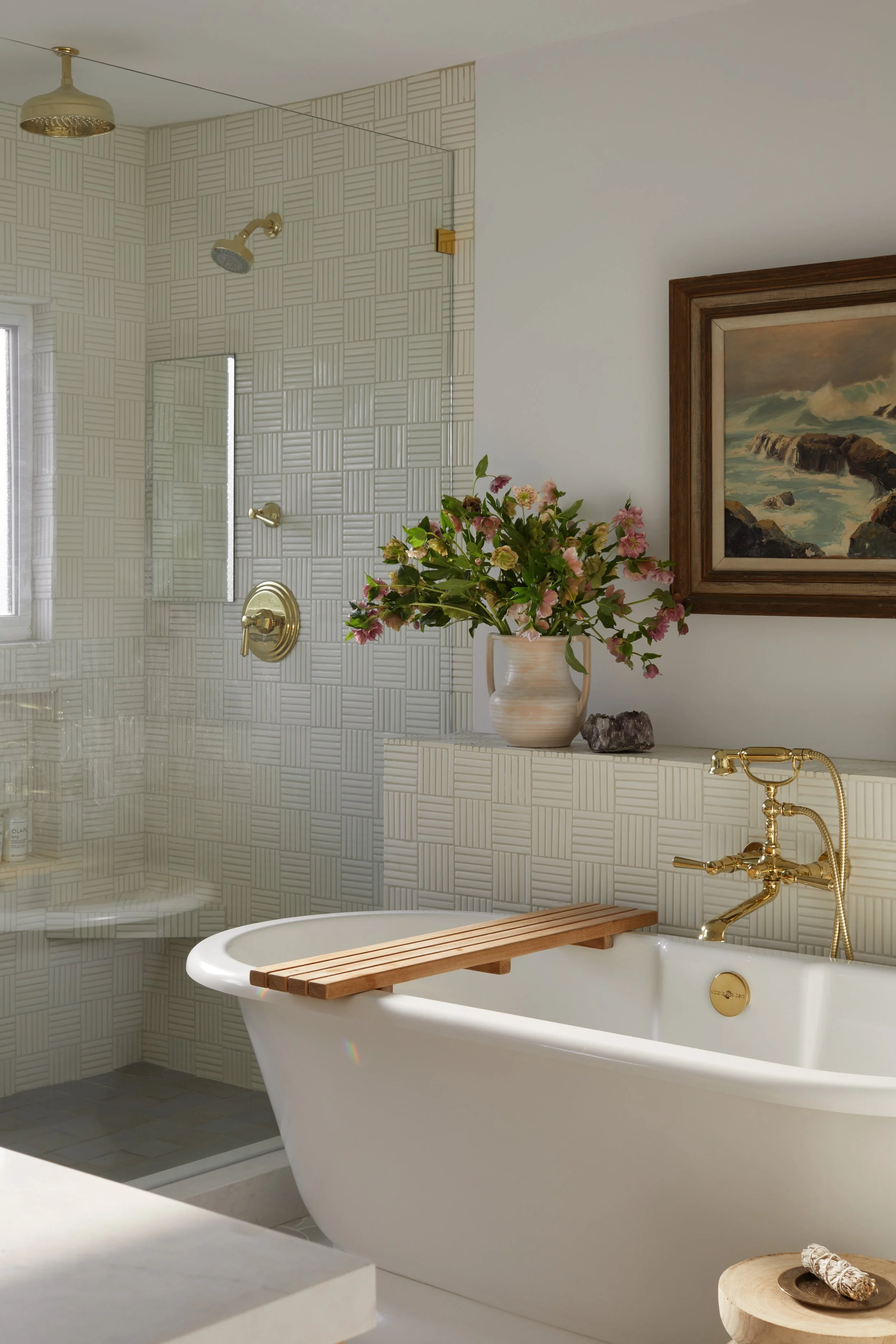 Breakwater Bungalow<br>⟶