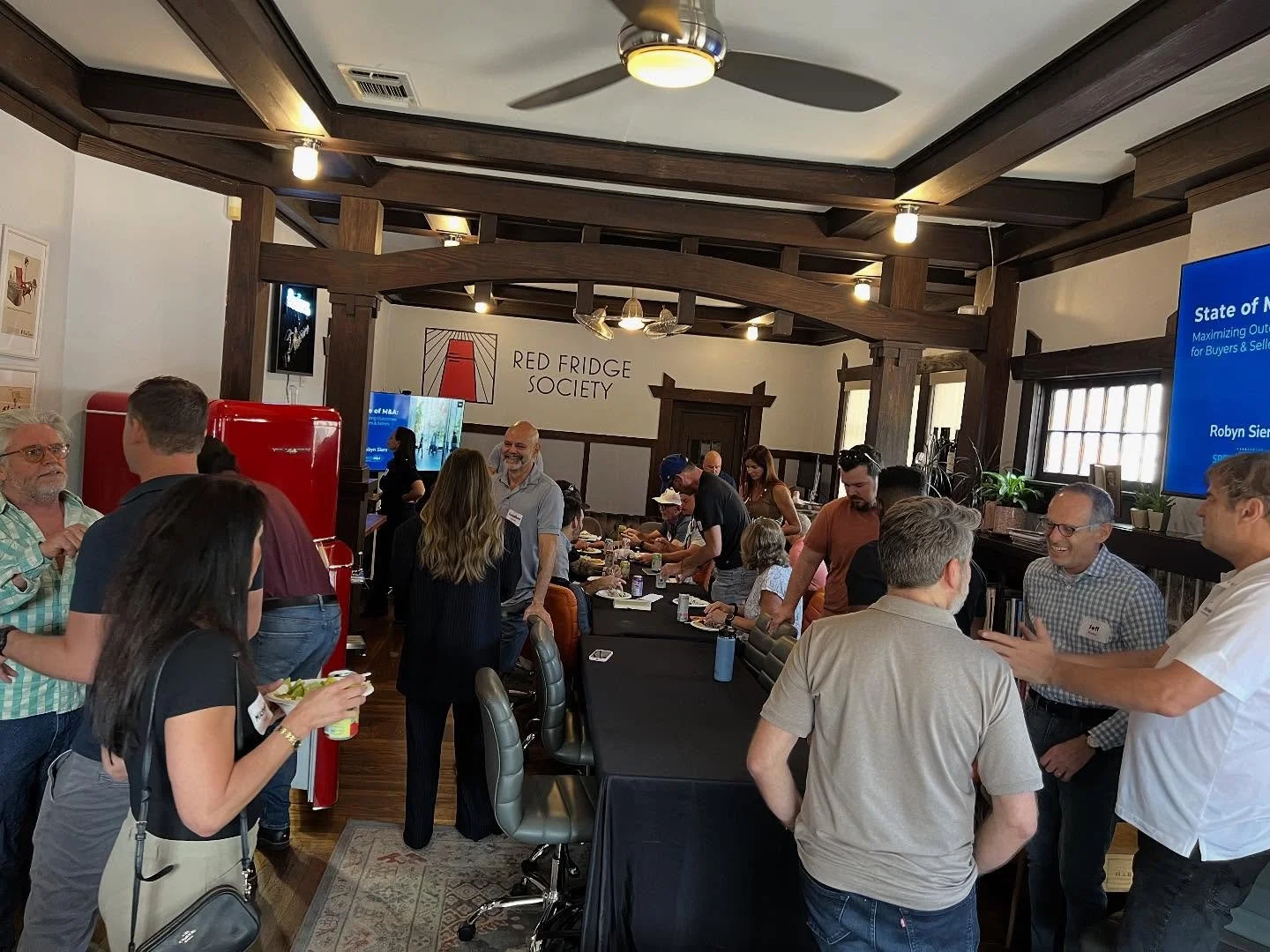 Lunch Society!

Thank you, Robyn Siers, for bringing your knowledge and energy to the table for lunch yesterday. 

Delicious bites paired with Robyn&rsquo;s 
perfectly chilled presentation on the state of M&amp;A left our stomachs satisfied and our m