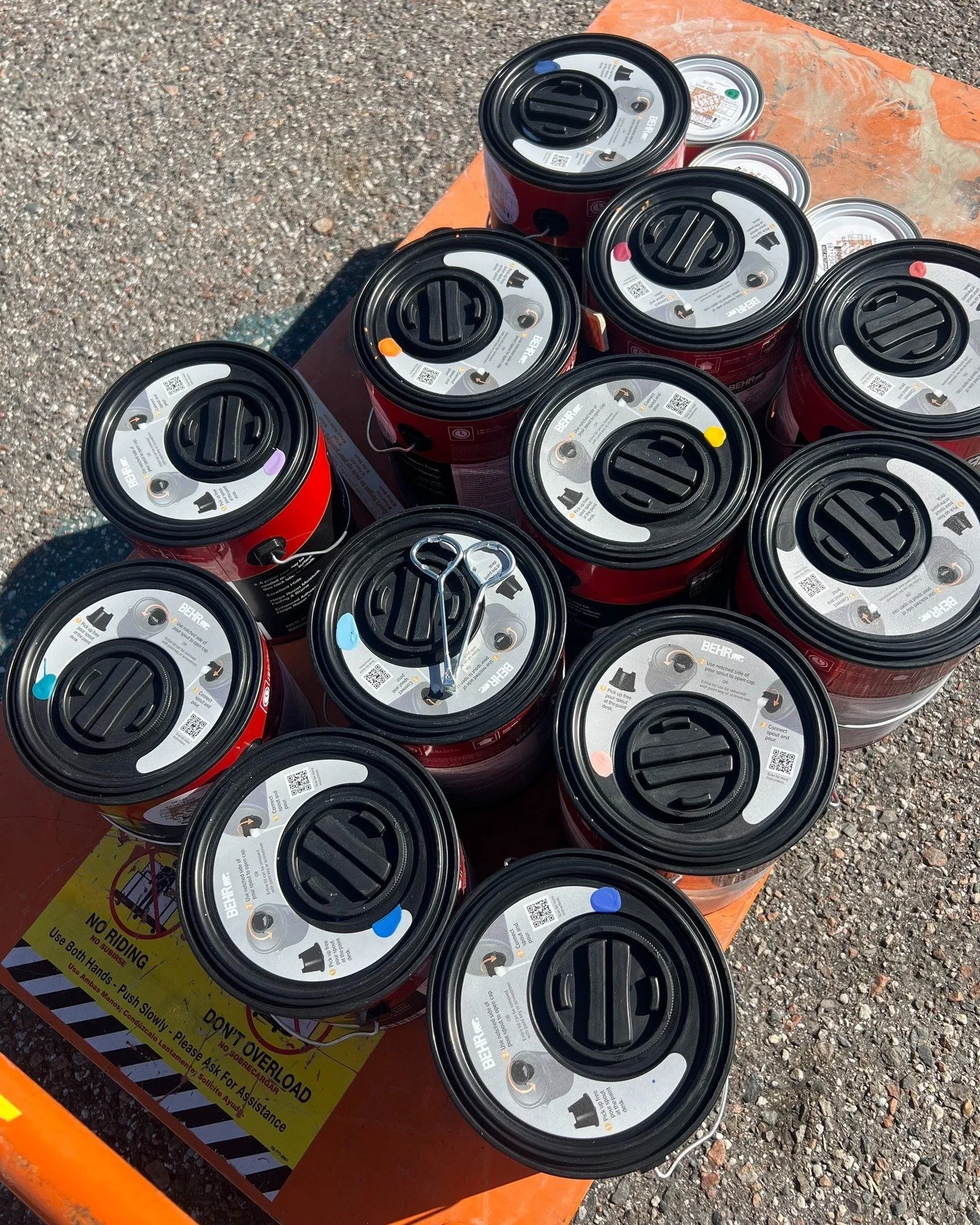 12 gallons of possibility ⚡️
always thrilled to see where colors take me :)