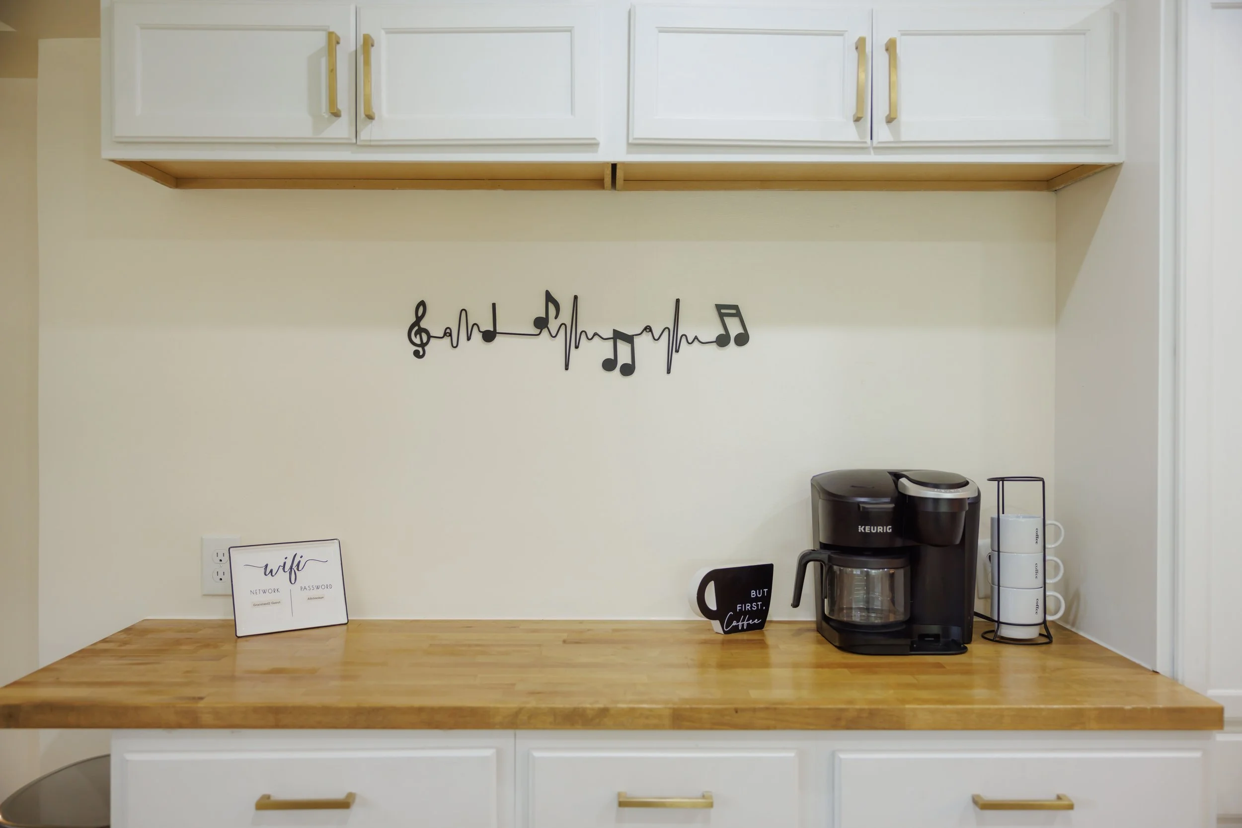 Fully equipped coffee station designed to make everyday routines feel easy during your stay in Memphis.