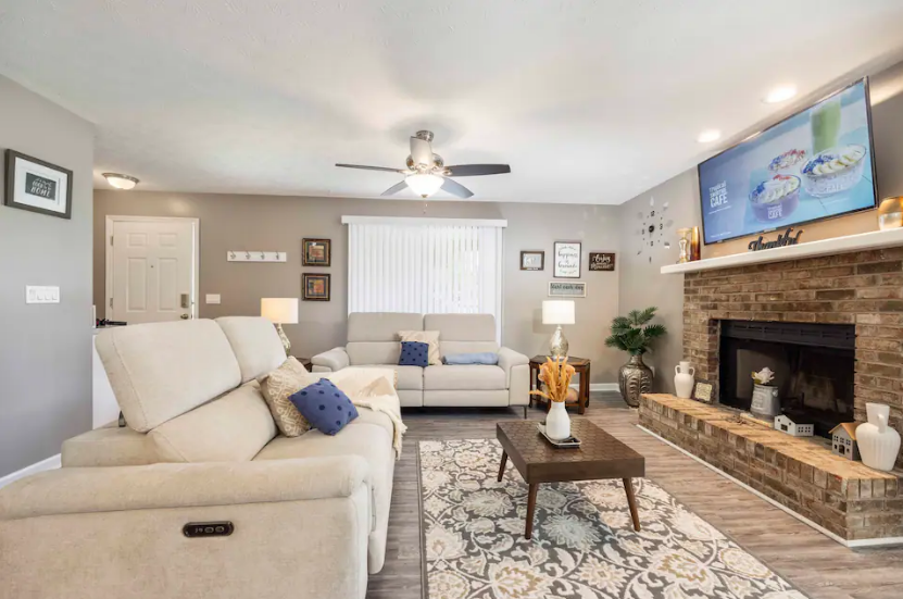 Columbus - 8 Guests, 3 Bedroom, 2 Bathroom