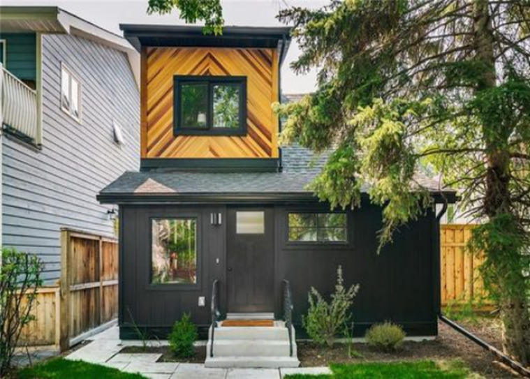 Calgary - 6 Guests, 3 Bedroom, 2.5 Bath