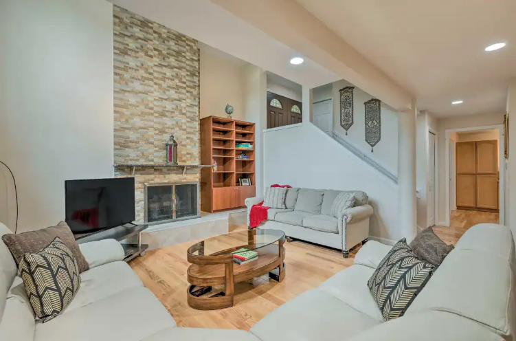 Redmond - 5 Guests, 3 Bedroom, 2.5 Bathroom