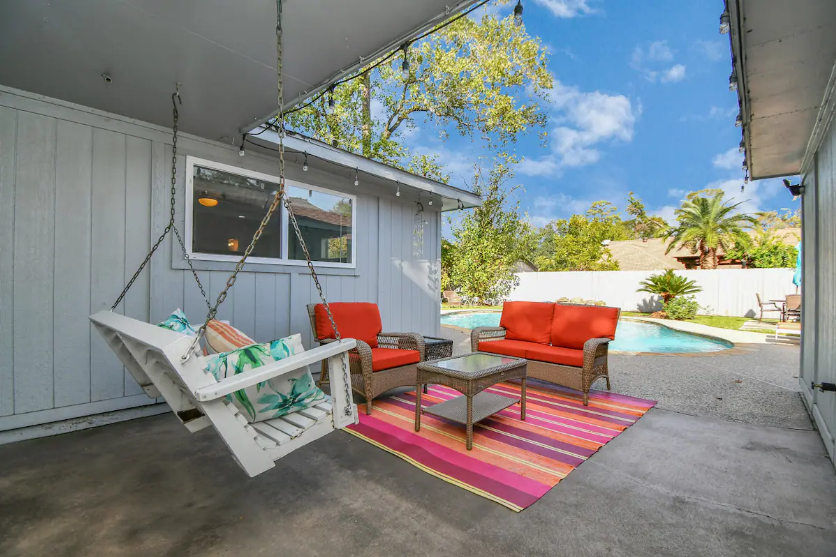 Shenandoah - 11 Guests, 4 Bedrooms, 2.5 Bathroom