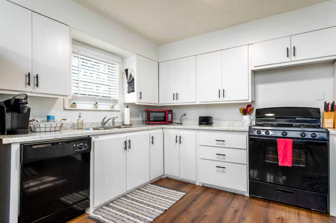 Jacksonville - 8 Guests, 4 Bedroom, 2.5 Bathroom