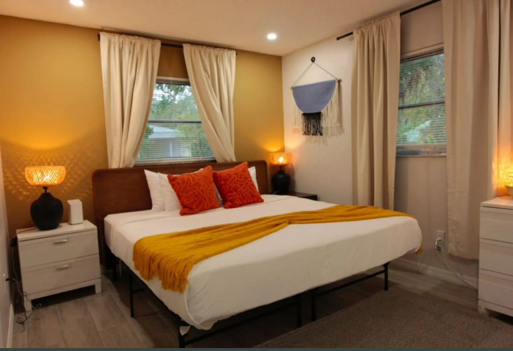 Sarasota - 6 Guests, 2 Bedroom, 1 Bathroom